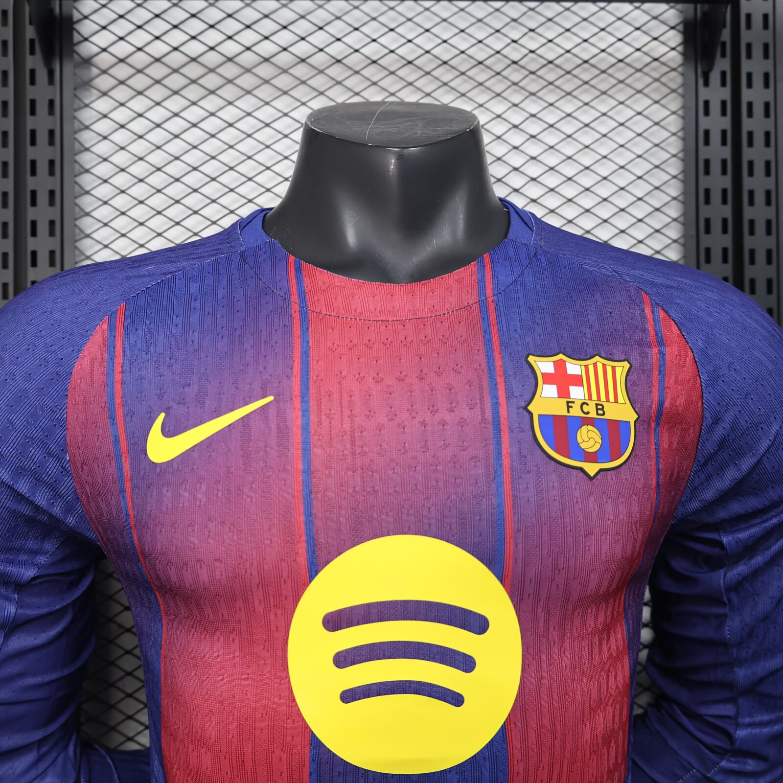 2025/2026 Long Sleeve Player Version Barcelona Home Football Jersey 1:1 Thai quality