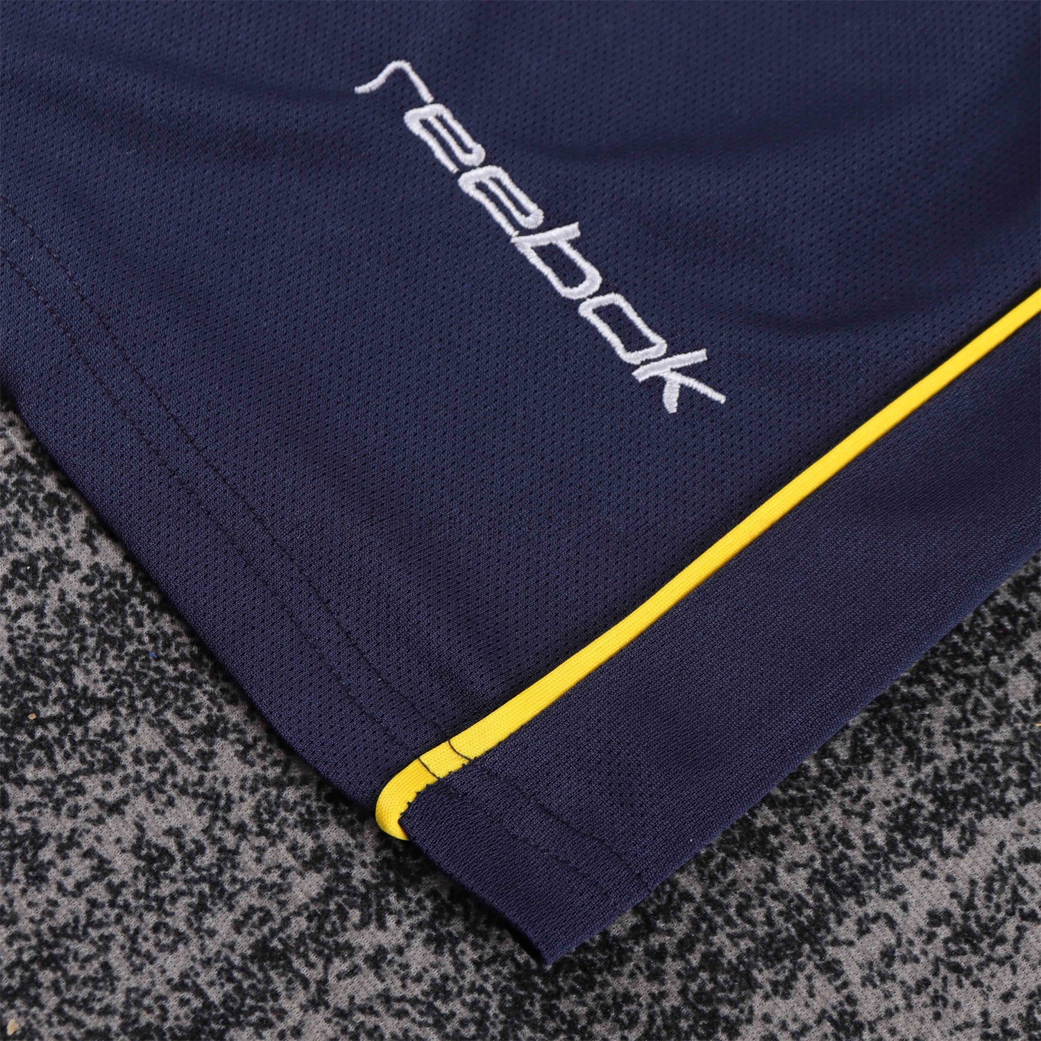 Retro Liver.pool 2001-02 Away Kids Kit - UnitedFutballJersey
