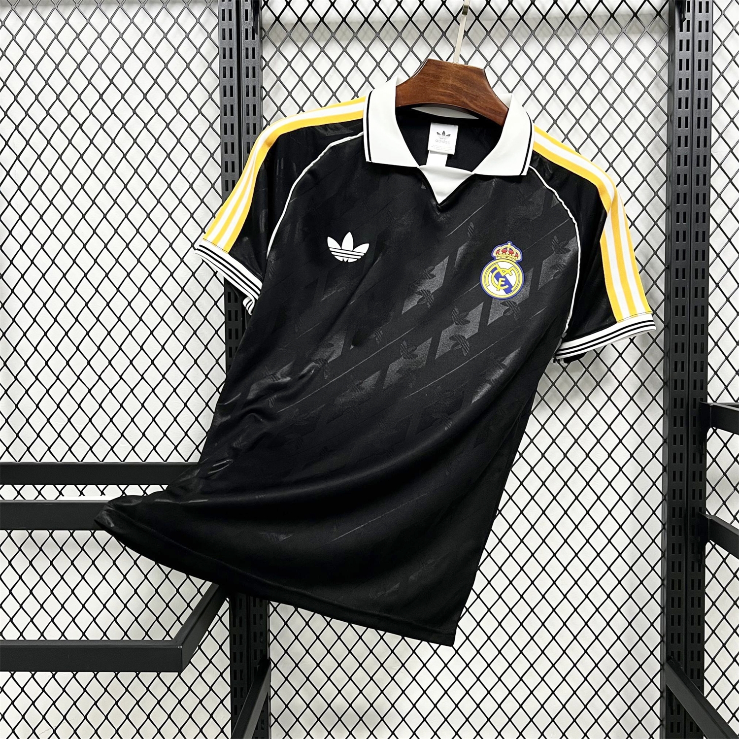 Real Madrid 26-27 Black Casual Jersey - Fans Version - UnitedFutballJersey