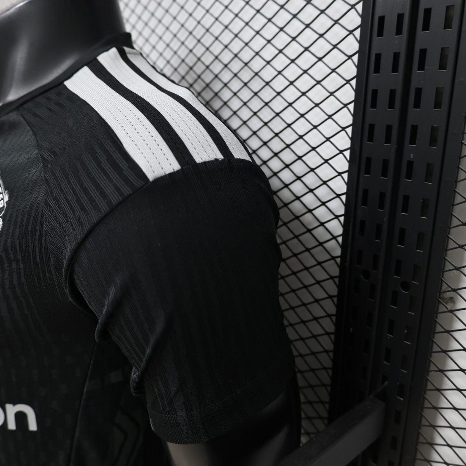 Manchester United 26-27 Goalkeeper Black Jersey - Player Version - UnitedFutballJersey