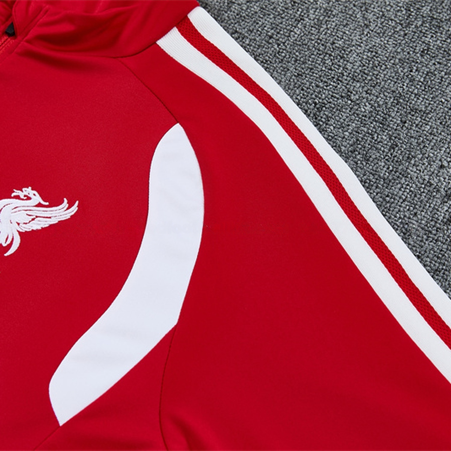 Liver.pool 26-27 Kids Long Sleeve Training Set - Red Top & Black Pants - UnitedFutballJersey