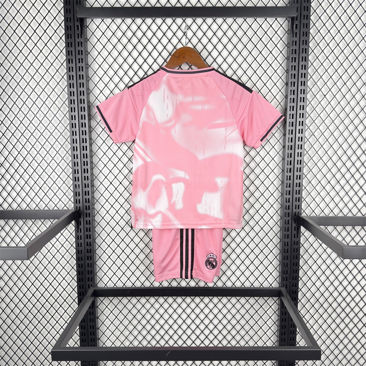Real Madrid 26-27 Pink Special Kids Kit - UnitedFutballJersey