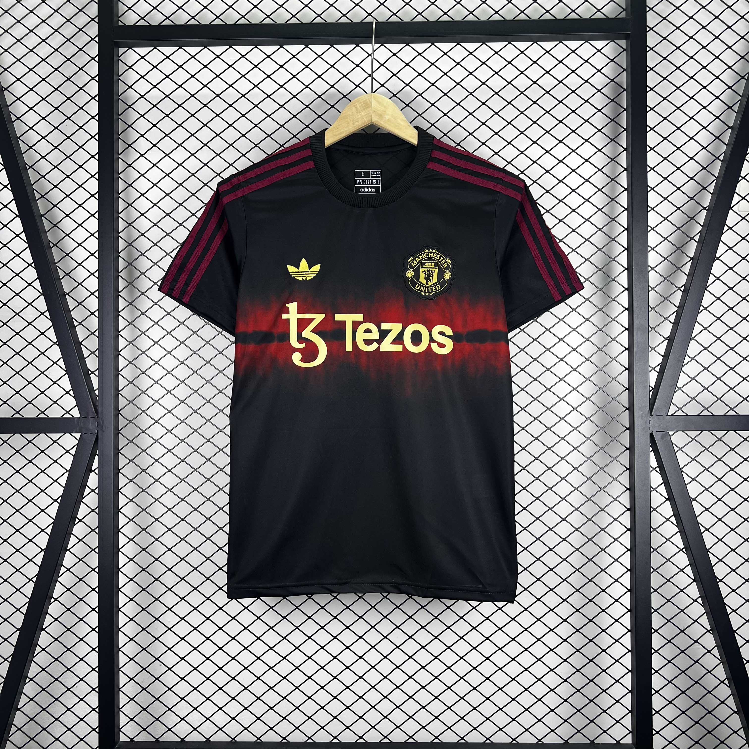 2025/2026 Manchester United Pre-match training Football Jersey 1:1 Thai Quality