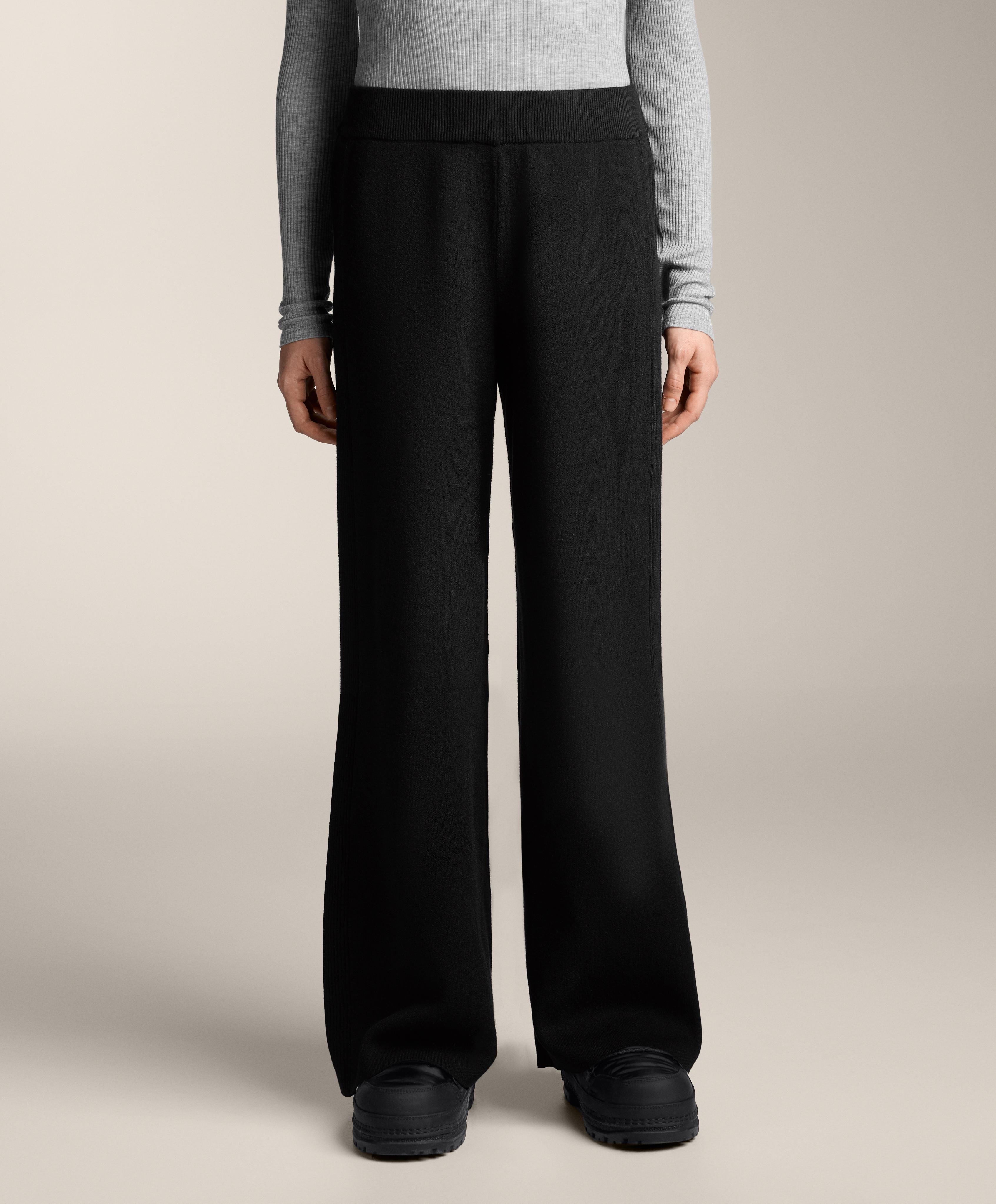 Straight-leg knit trousers with side rib