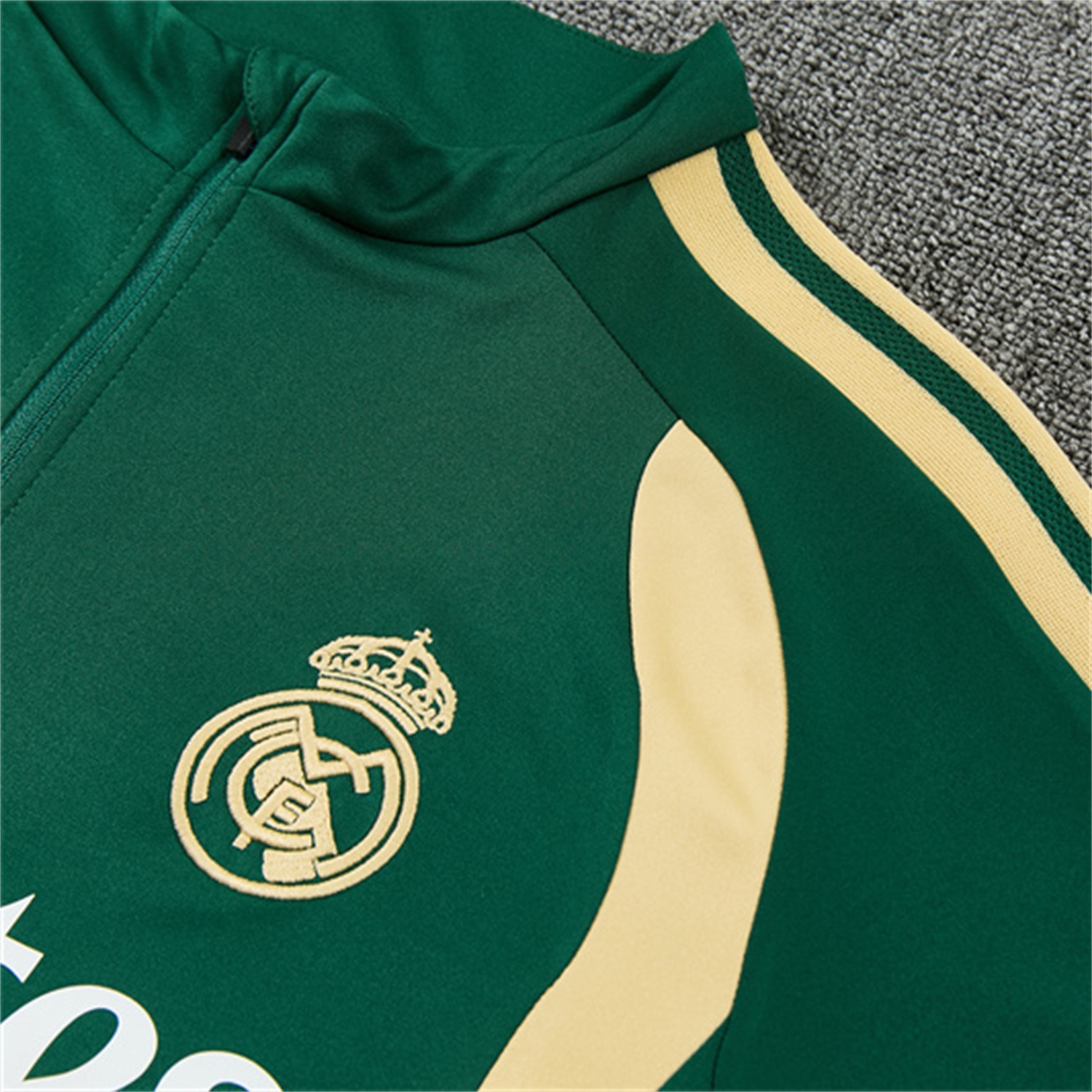 Real Madrid 26-27 Kids Long Sleeves Training Set - Green Top And Green Pants - UnitedFutballJersey
