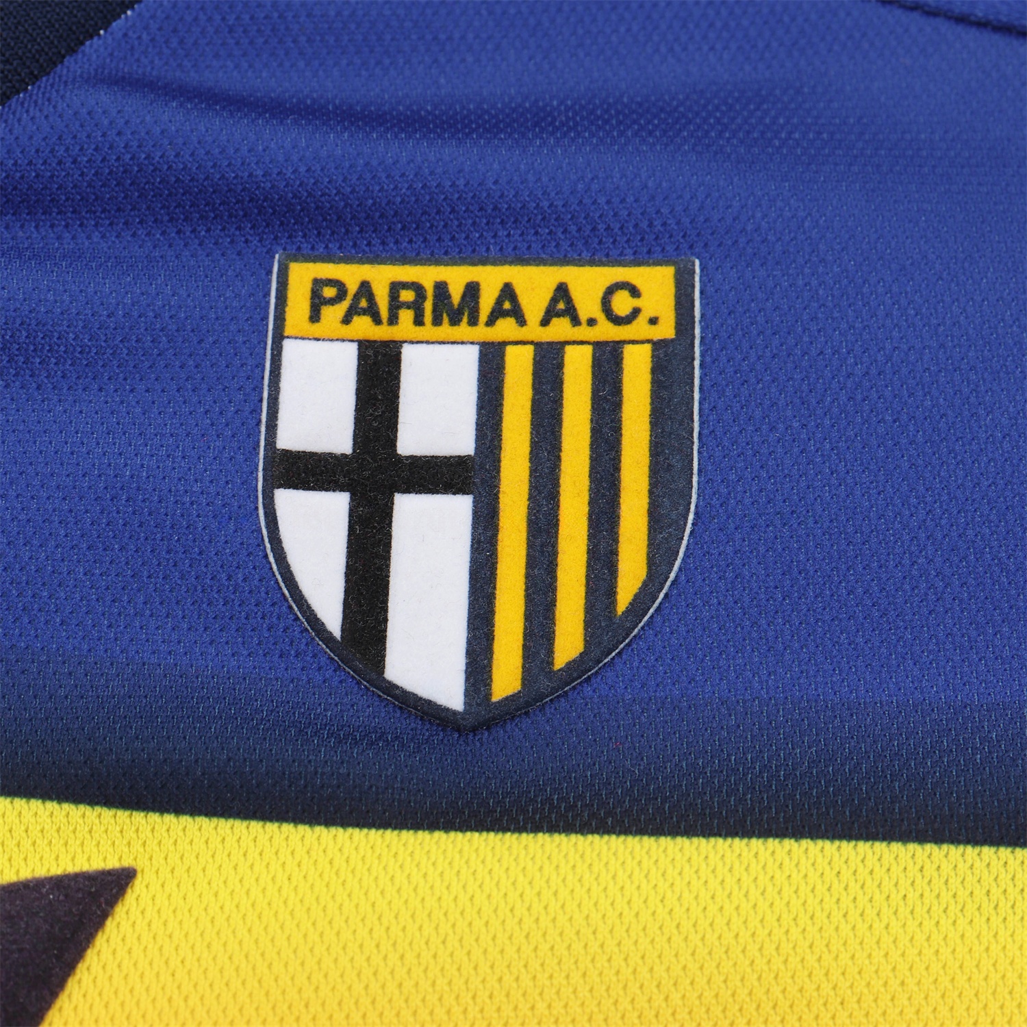 Retro Parma 2001-02 Home Kids Kit - UnitedFutballJersey