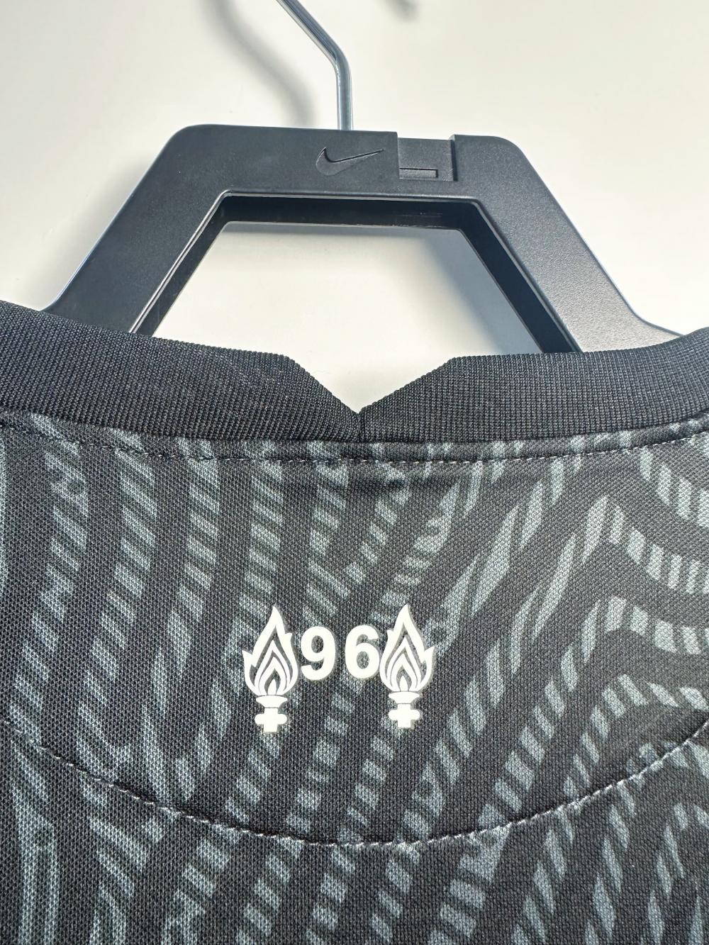 2021/2022 Liverpool Goalkeeper Soccer Jersey Black  1:1 Thai Quality