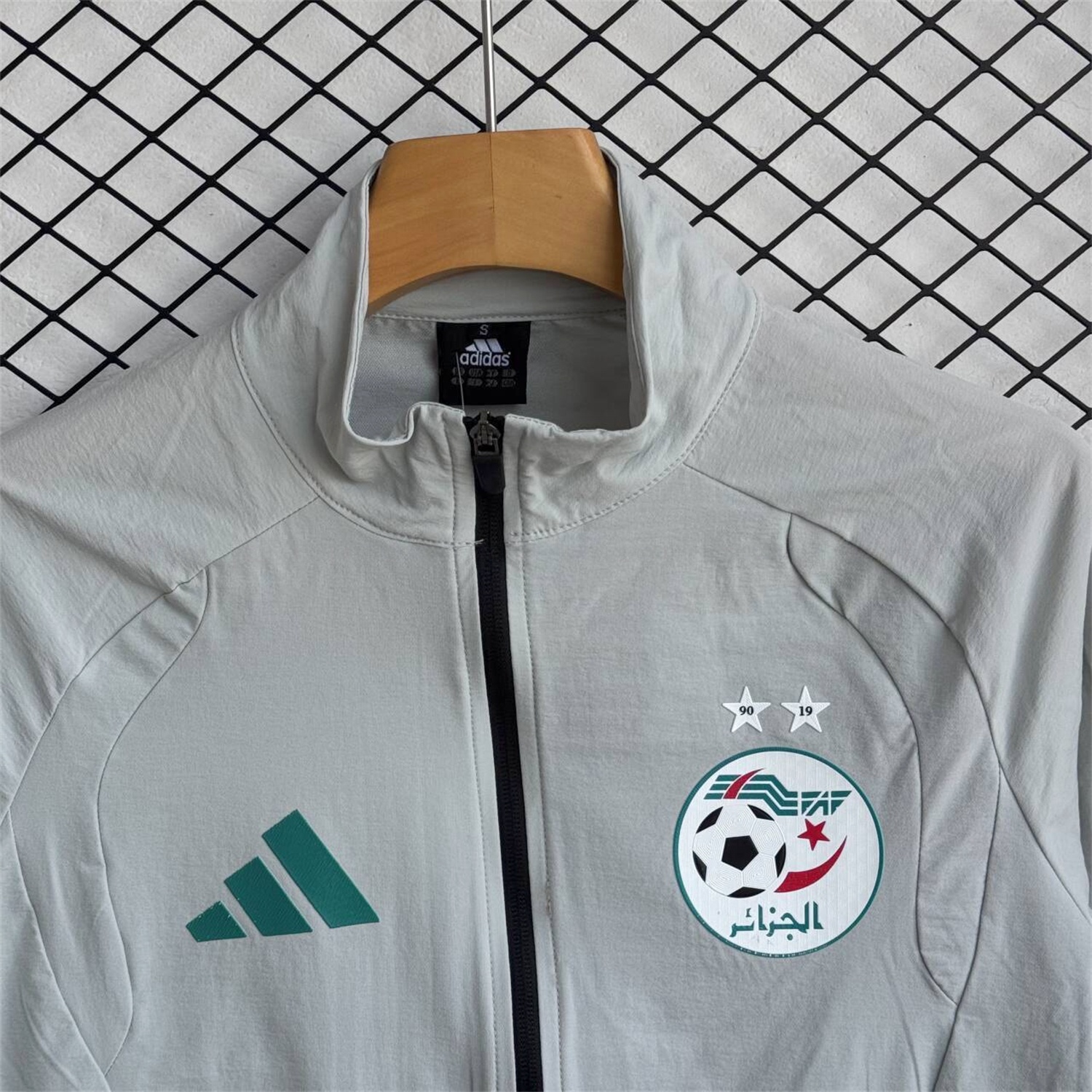 Algeria 25-26 Windbreaker Training Set - Light Grey Top and Pants - UnitedFutballJersey