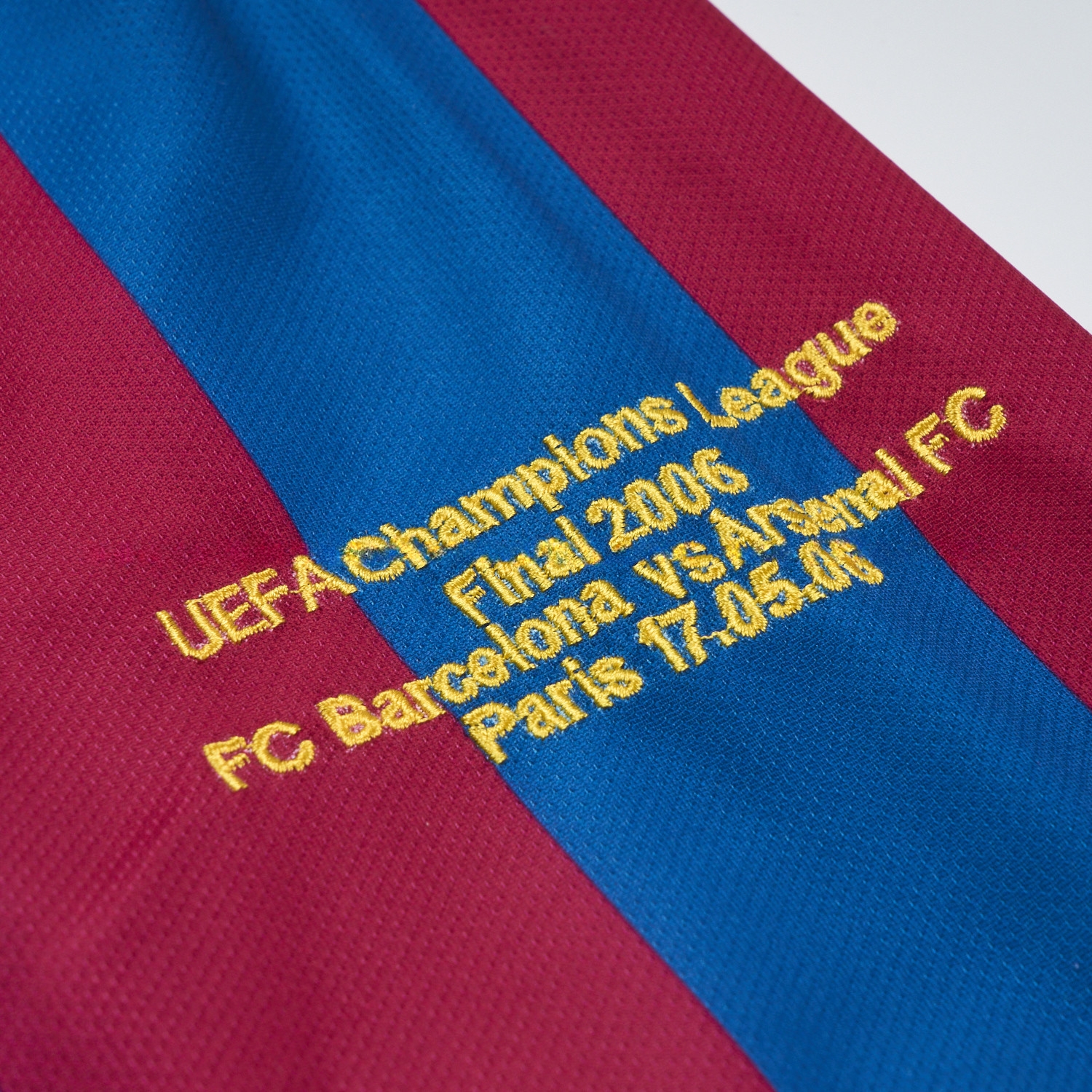 Retro Barcelona 05-06 Home Jersey - UnitedFutballJersey