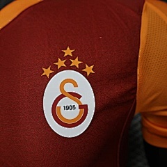 2025/2026 Player Version Galatasaray Home Football Shirt 1:1 Thai Quality