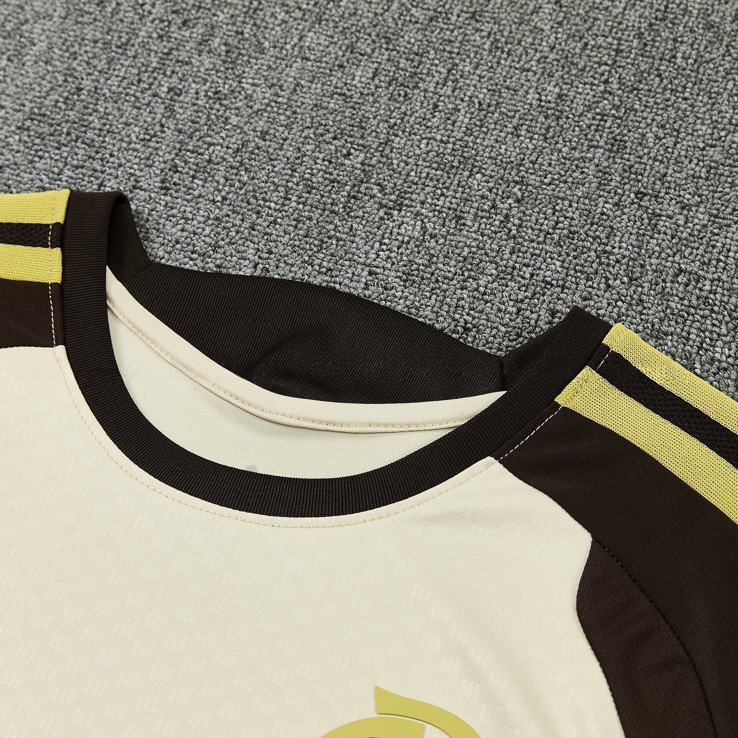 Flamengo 26-27 Short-Sleeve Training Set - Beige Top & Brown Shorts - UnitedFutballJersey