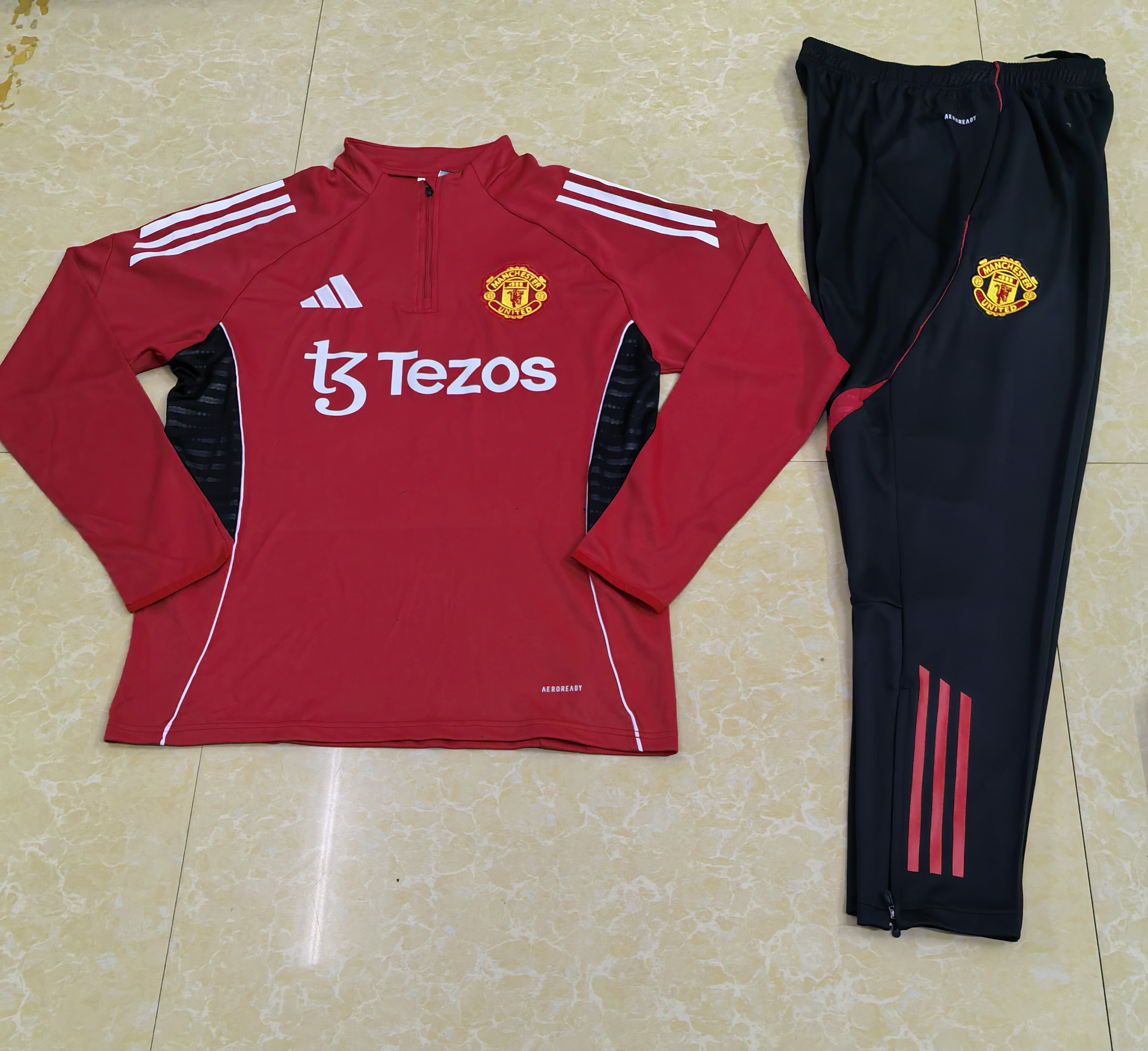 2025/2026 Manchester United Half-Pull Training Suit Red Football Shirt 1:1 Thai Quality Set