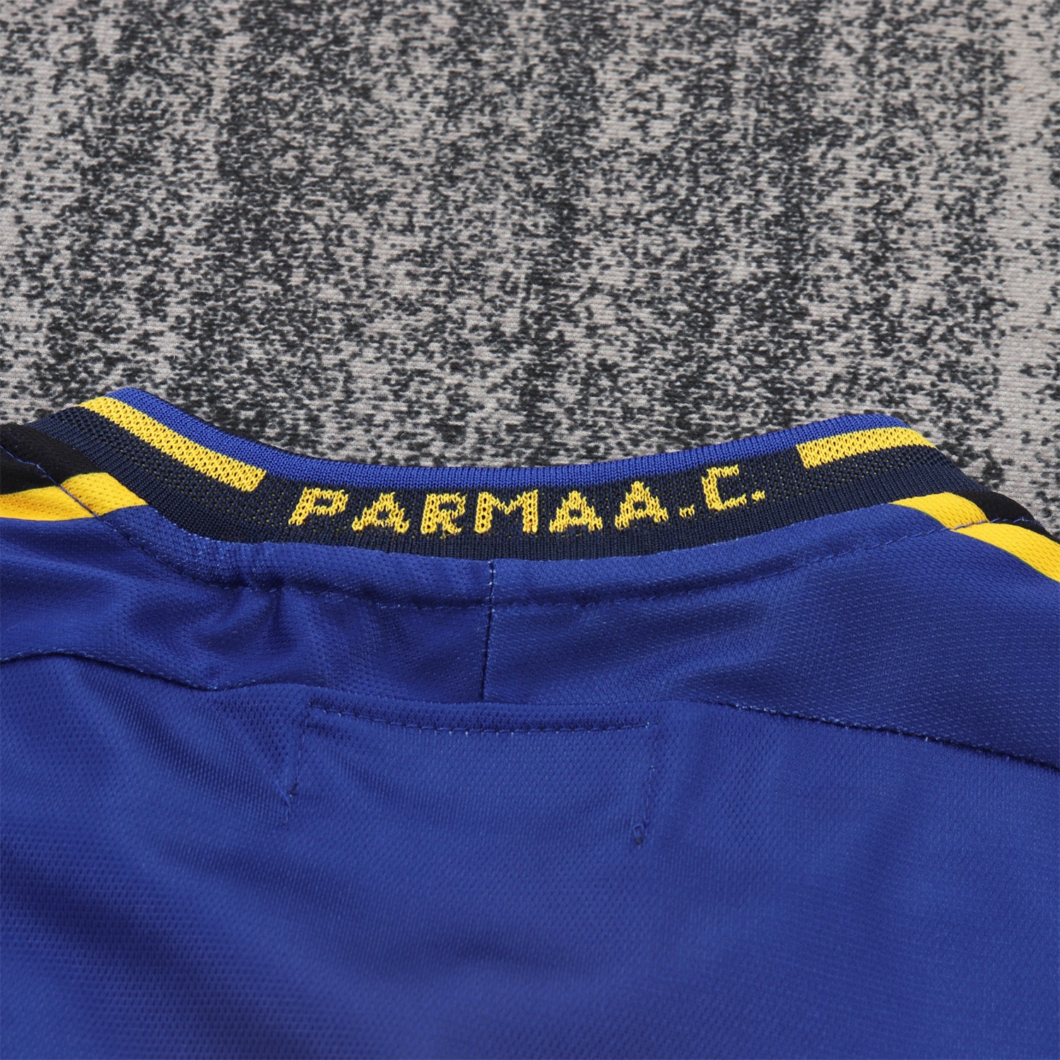 Retro Parma 2001-02 Home Kids Kit - UnitedFutballJersey