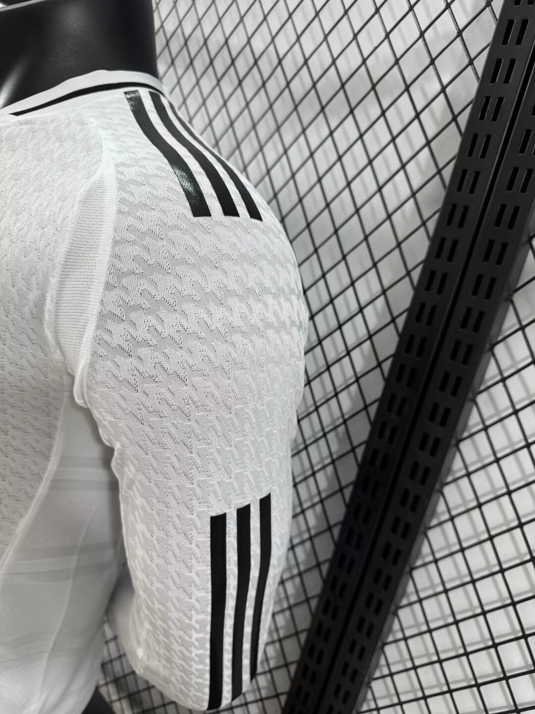 2024/2025 Player Version Real Madrid Home Long Sleeve Jersey 1:1 Thai Quality