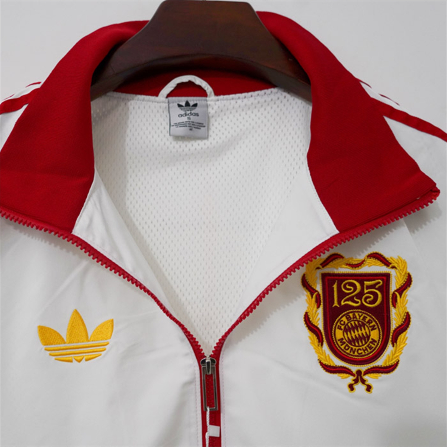 Retro Bayern Munich 24-25 125th Anniversary Windbreaker Jacket - White Red Sripe - UnitedFutballJersey