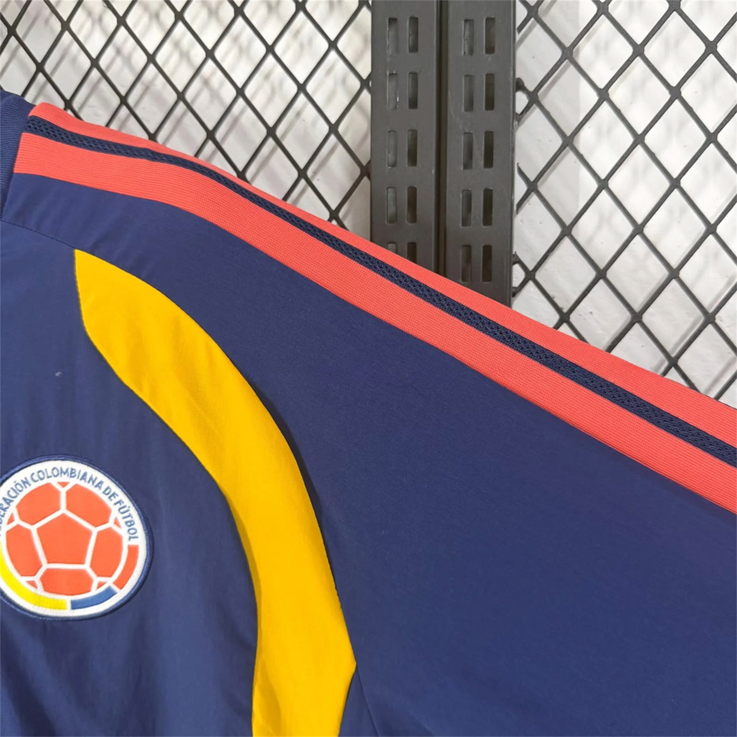 Colombia 2026 Retro Style Windbreaker Jacket - Dark Blue With Yellow Stripes - UnitedFutballJersey