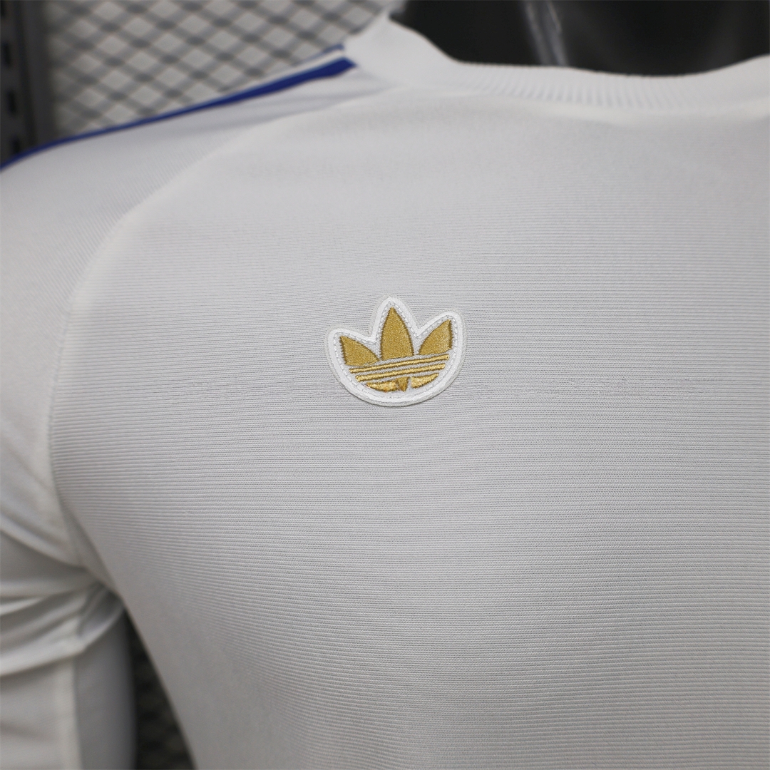 Leeds United 25-26 Icon Travel Special White Long Sleeves Jersey - Player Version - UnitedFutballJersey