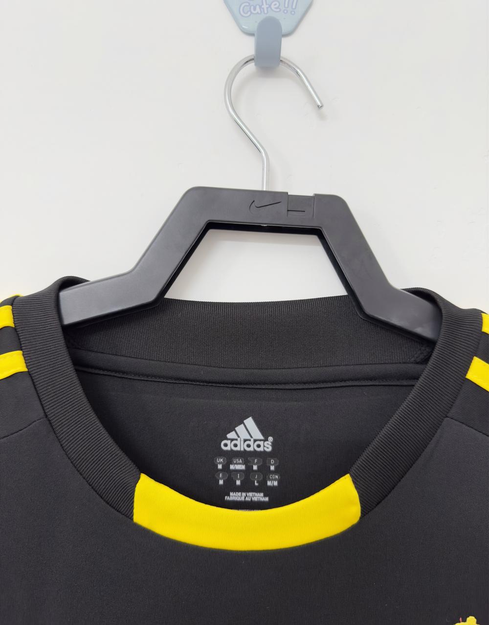 2011/2012 Retro Real Madrid Goalkeeper Football Jersey 1:1 Thai Quality