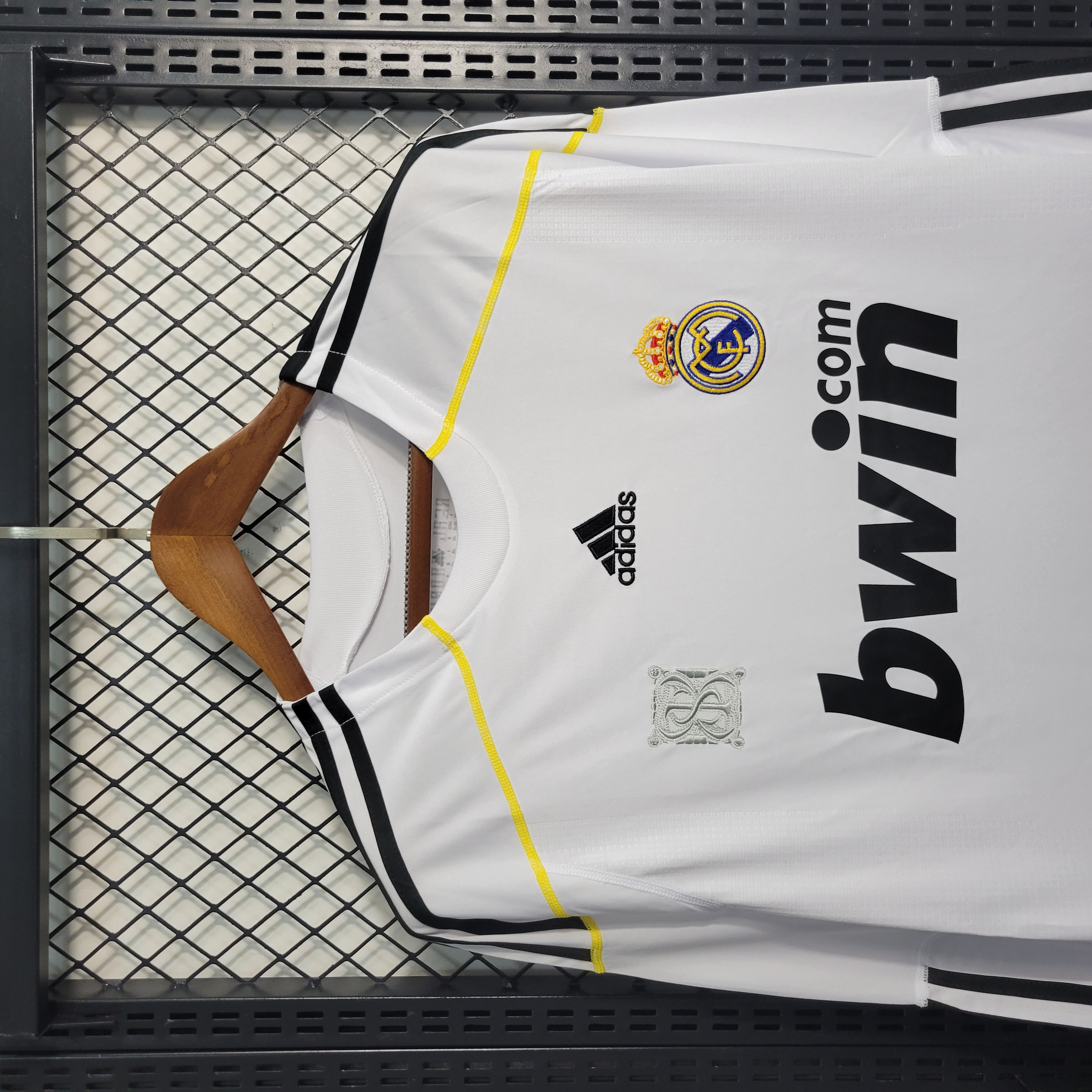 2009/2010 Retro Long Sleeve Real Madrid Home Soccer Jersey 1:1 Thai Quality