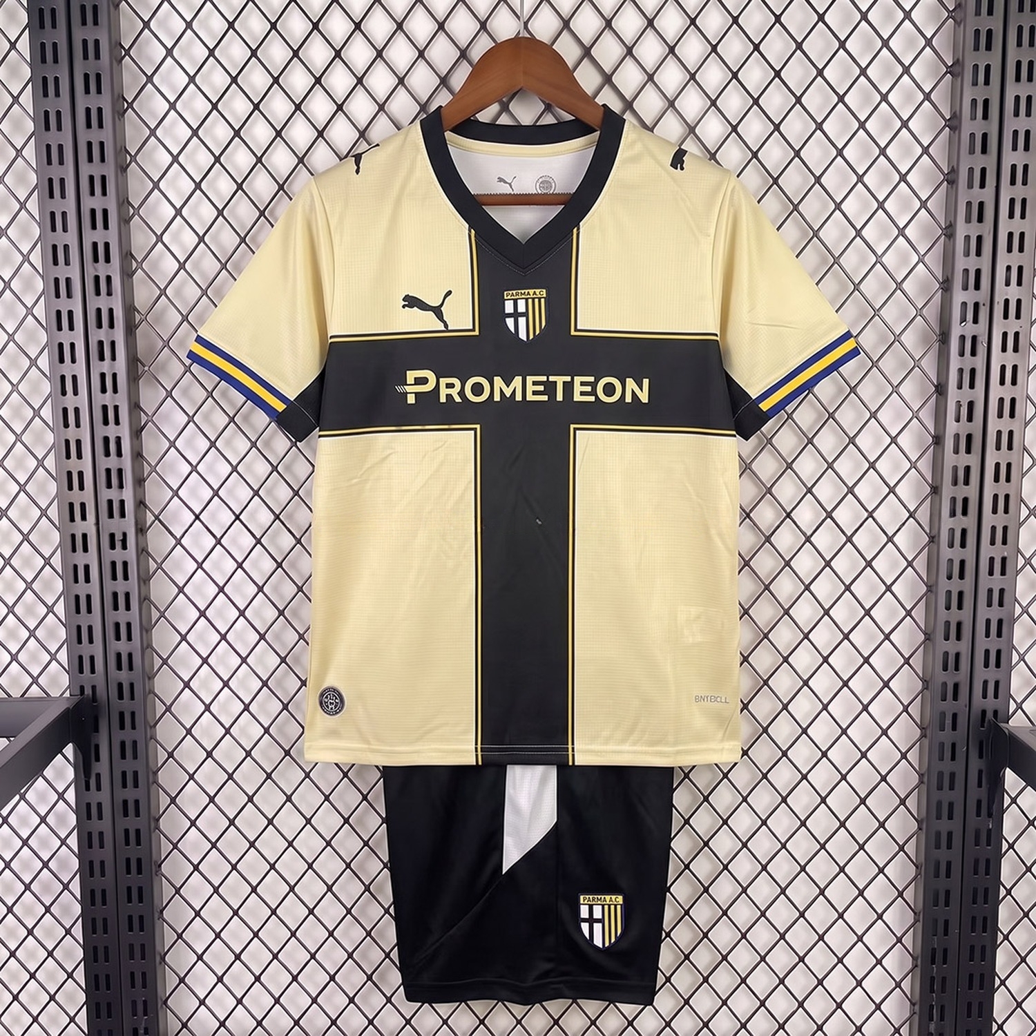 Parma 26-27 Home Kids Kit - UnitedFutballJersey