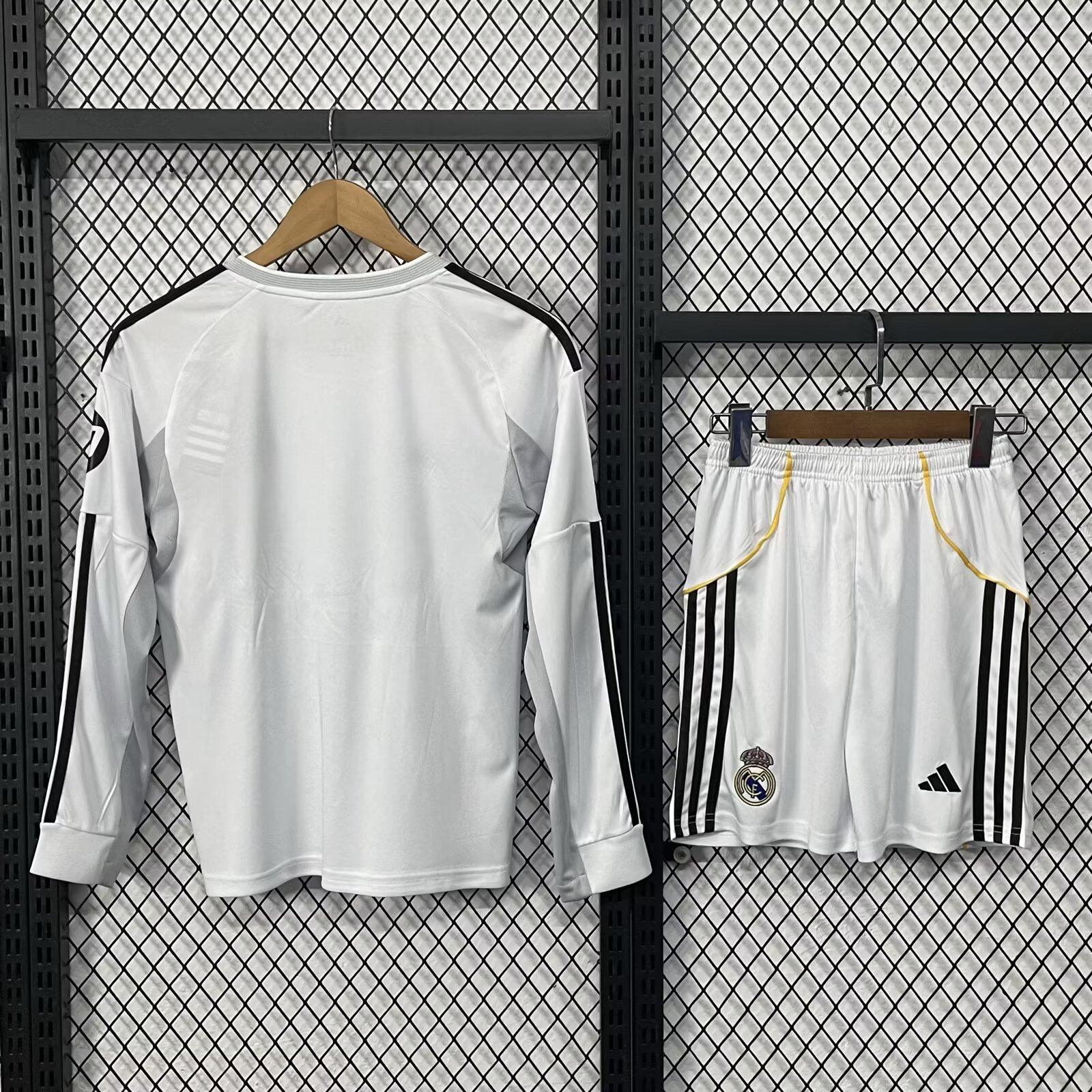 2025/2026 Long Sleeves Real Madrid Home Football Jersey 1:1 Thai quality Kids Size