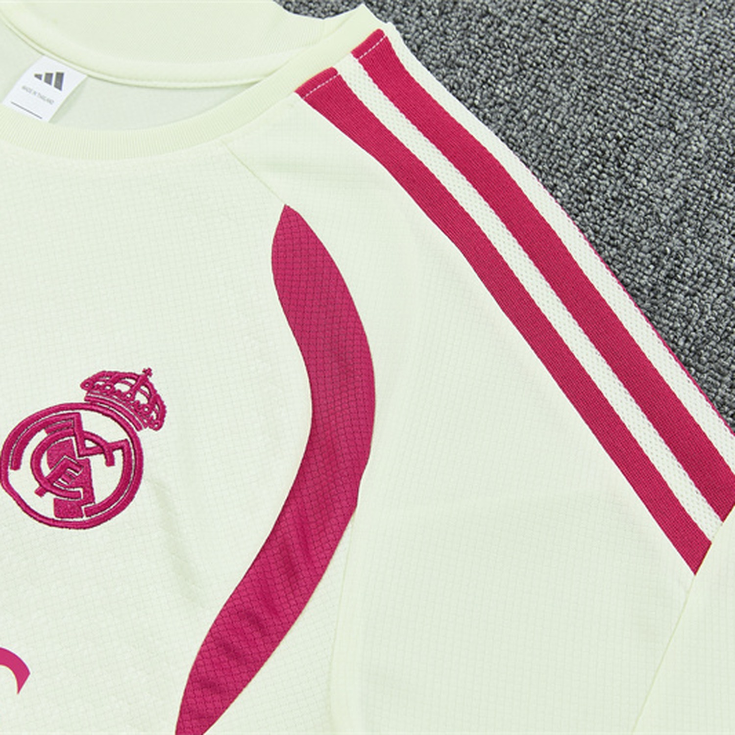 Real Madrid 26-27 Kids Short-Sleeve Training Set - Cream Top & Rose Red Shorts - UnitedFutballJersey