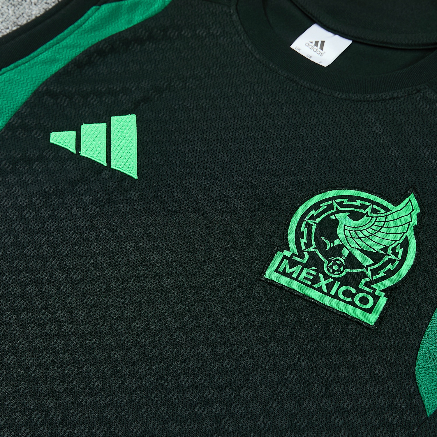 Mexico 2026 Vest Training Set - Black With Green Vest and Shorts - UnitedFutballJersey