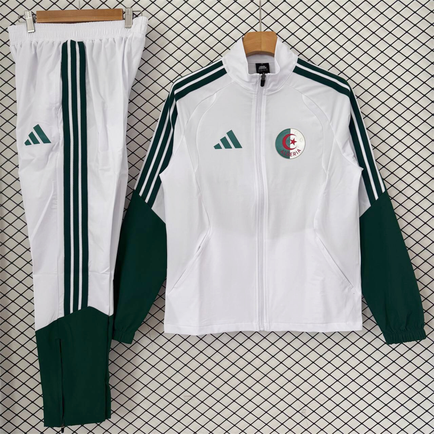 Algeria 25-26 Windbreaker Training Set - White With Black Top and Pants - UnitedFutballJersey