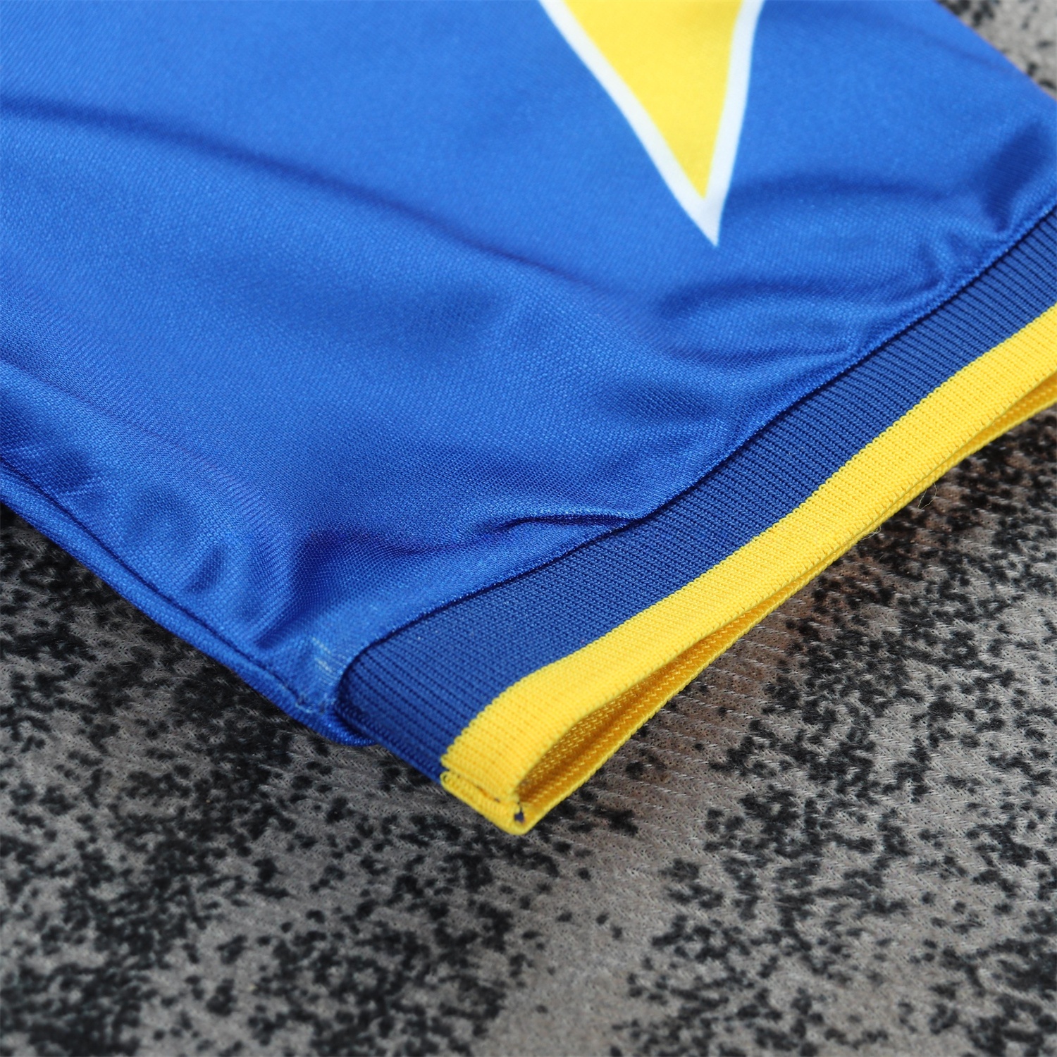 Retro Juventus 1995-96 Away Kids Kit - UnitedFutballJersey