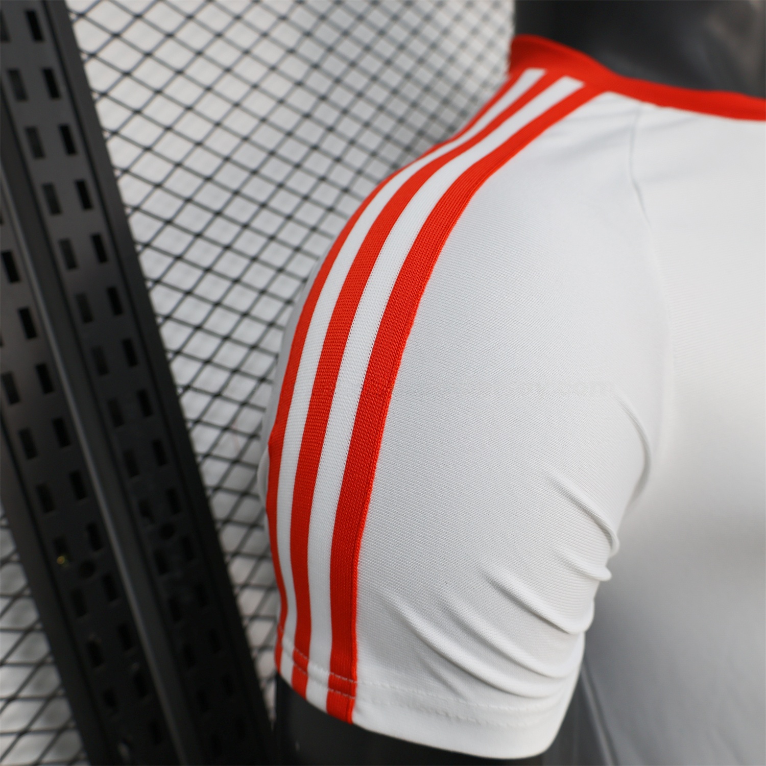 Liver.pool 25-26 Terrace Icon Retro Casual Style White Jersey - Player Version - UnitedFutballJersey