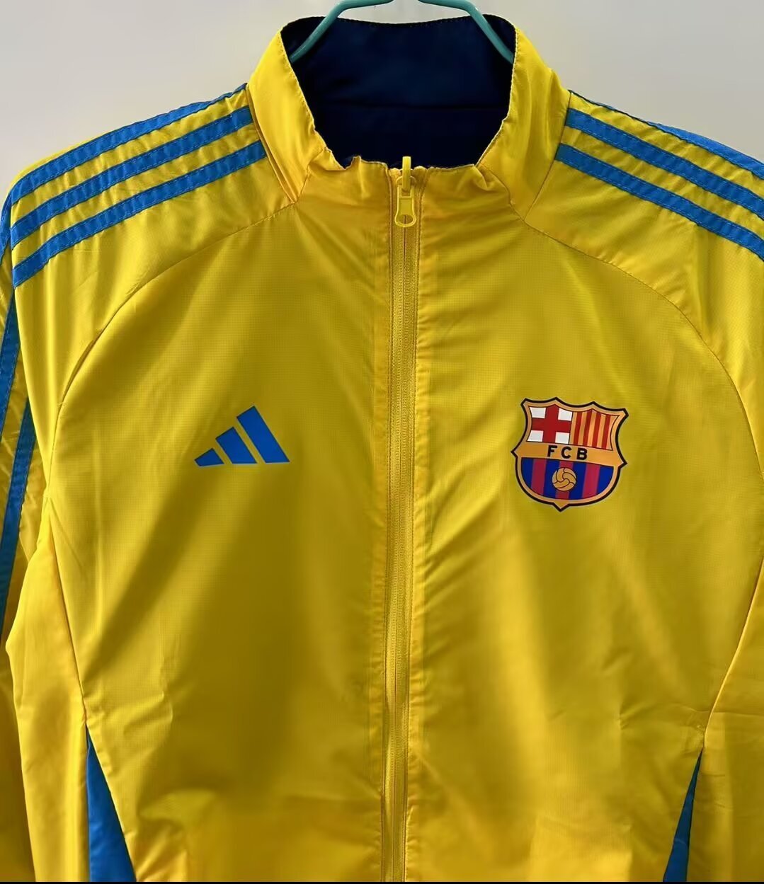 2025/2026 Barcelona Reversible Windbreaker Yellow and blue Soccer Jersey 1:1 Thai Quality