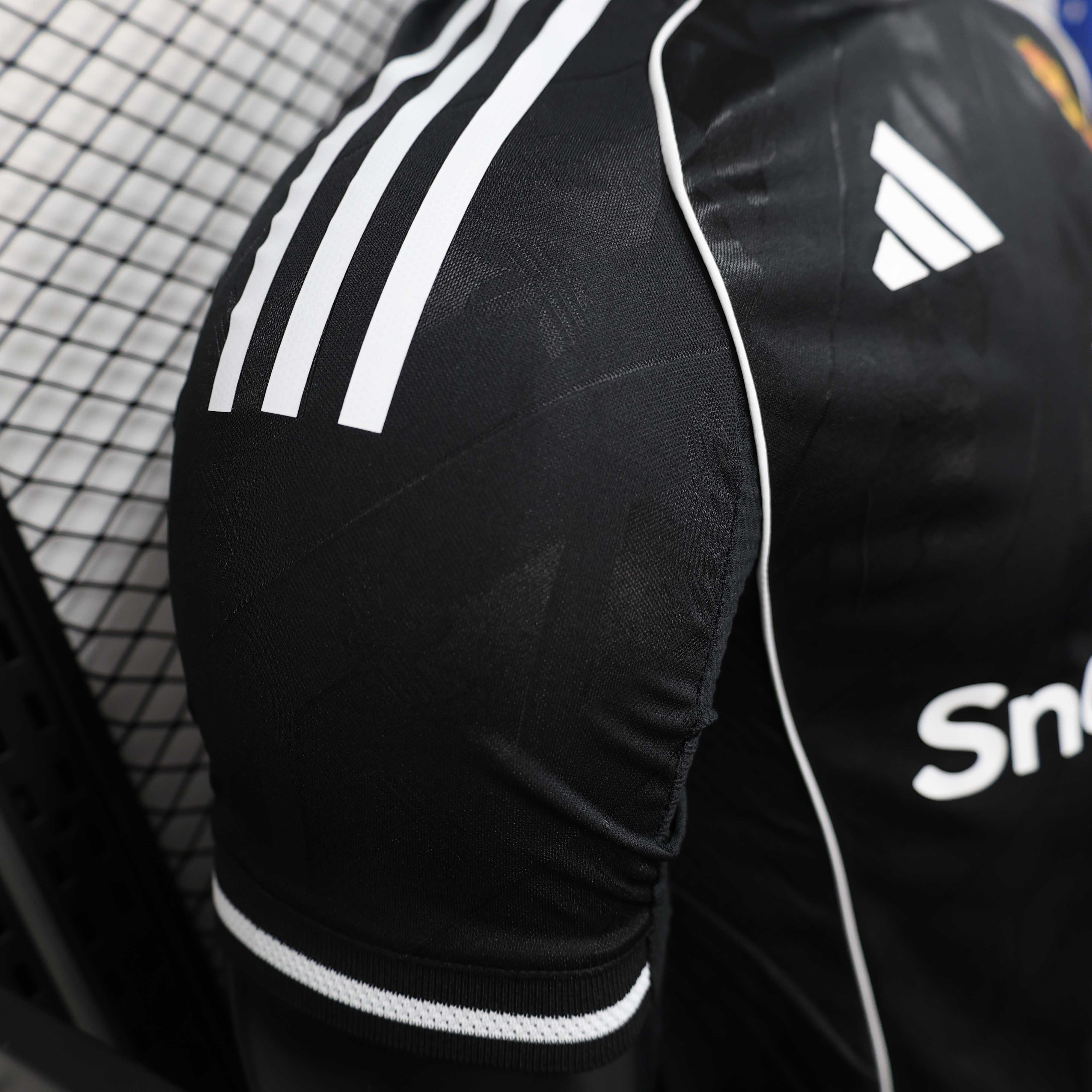 2025/2026 Player Version Manchester United Special Edition Black And White Football Jersey 1:1 Thai quality