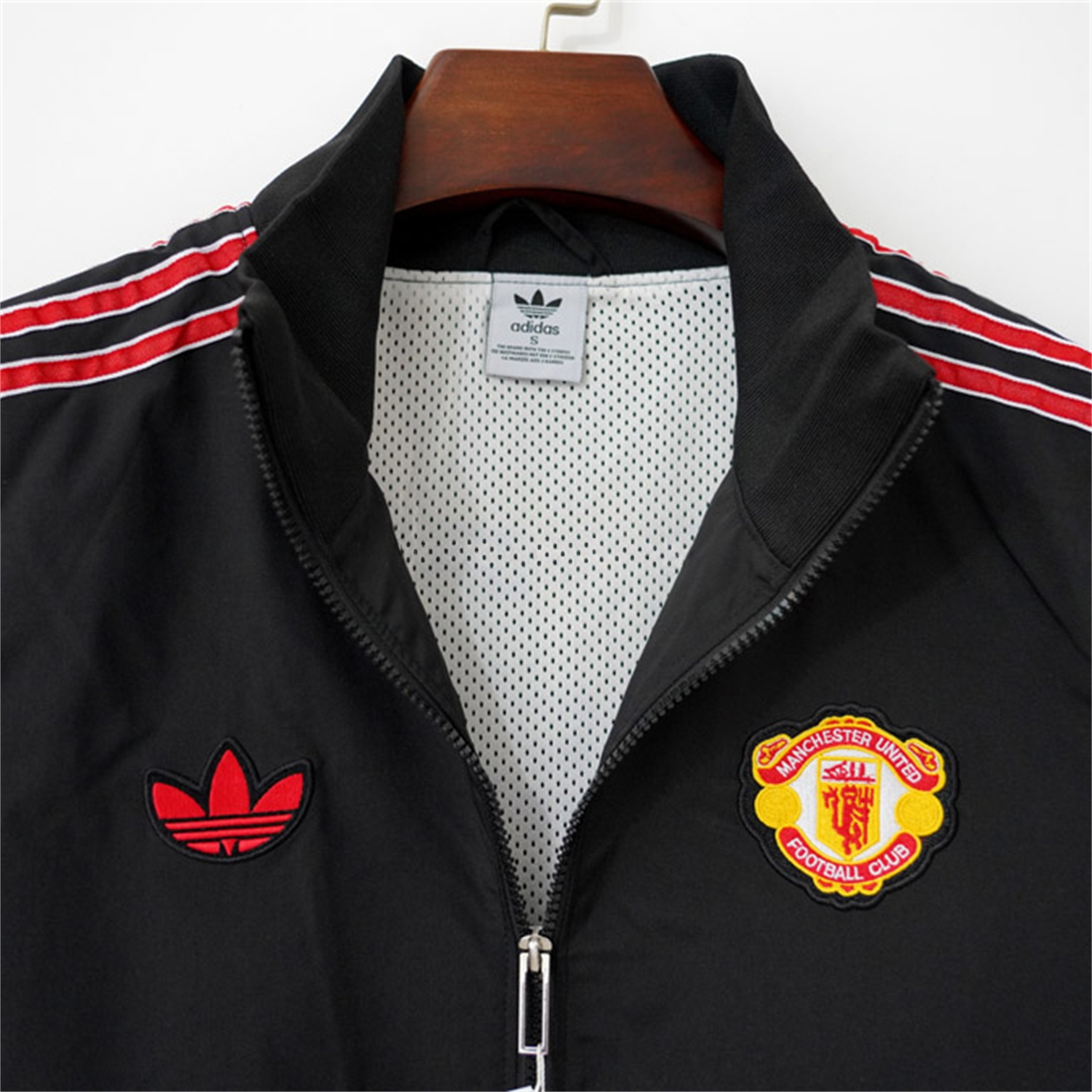 Retro Manchester United 24-25 Windbreaker Jacket - Black Red Sripe - UnitedFutballJersey