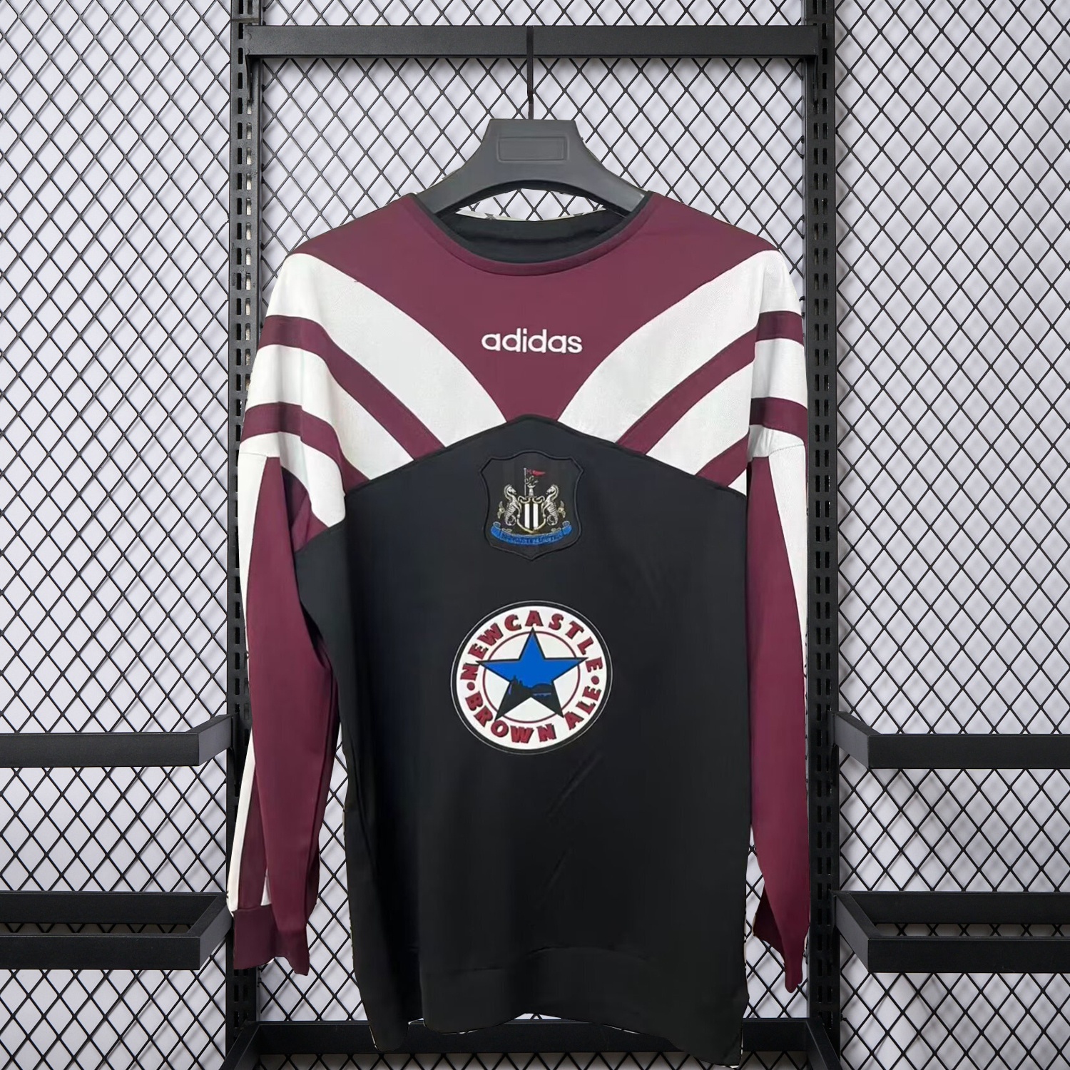 Retro Newcastle United 1995-96 Central Logo Special Unisex Pullover Hoodie - UnitedFutballJersey