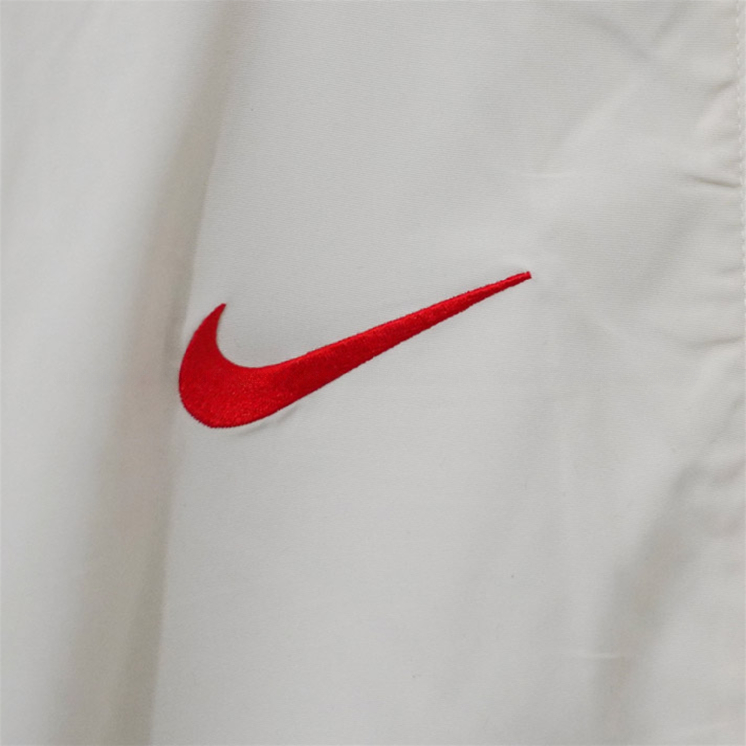 Retro Liver.pool 24-25 Windbreaker Jacket - White With Black - UnitedFutballJersey