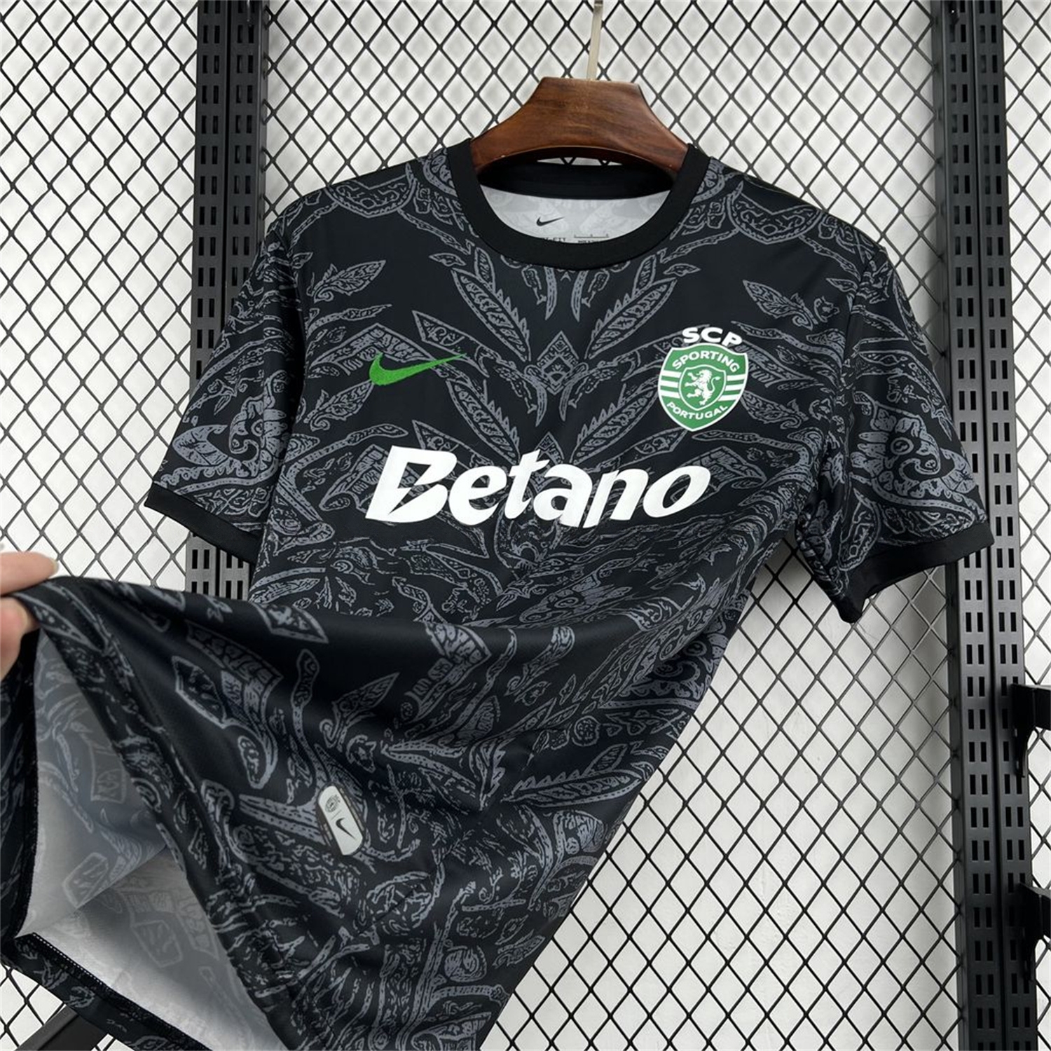 Sporting CP 25-26 Black Grey Goalkeeper Jersey - Fans Version - UnitedFutballJersey