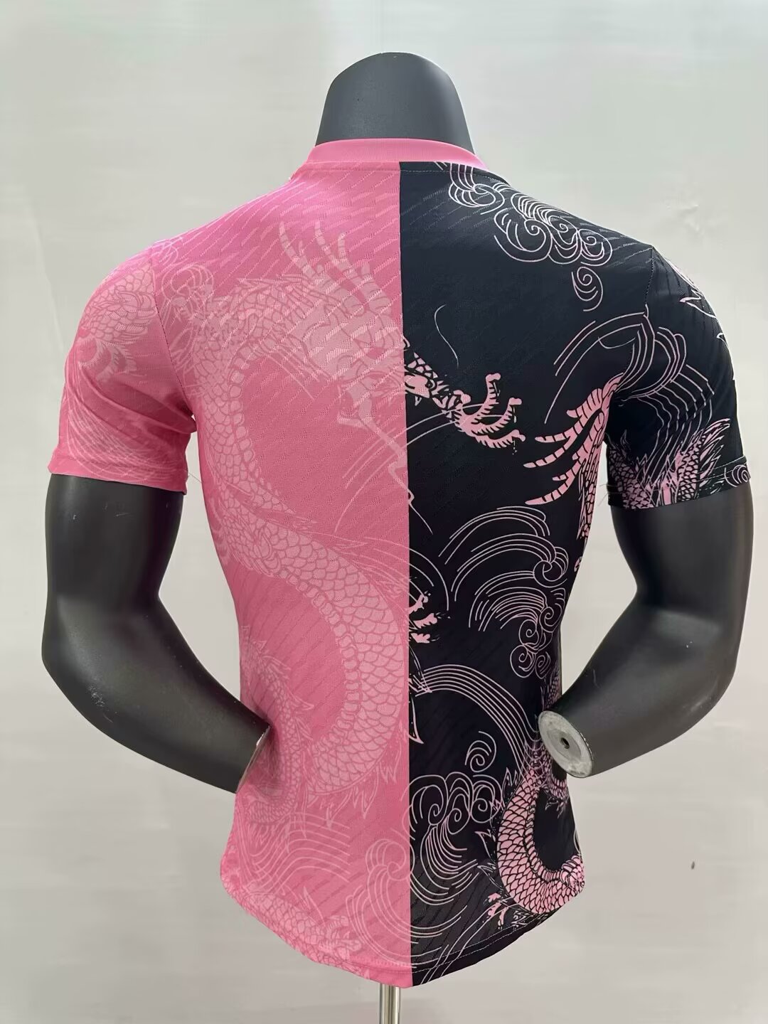 2025/2026 Player Version Real Madrid Dragon Pattern Pink And Black Football Jersey 1:1 Thai quality