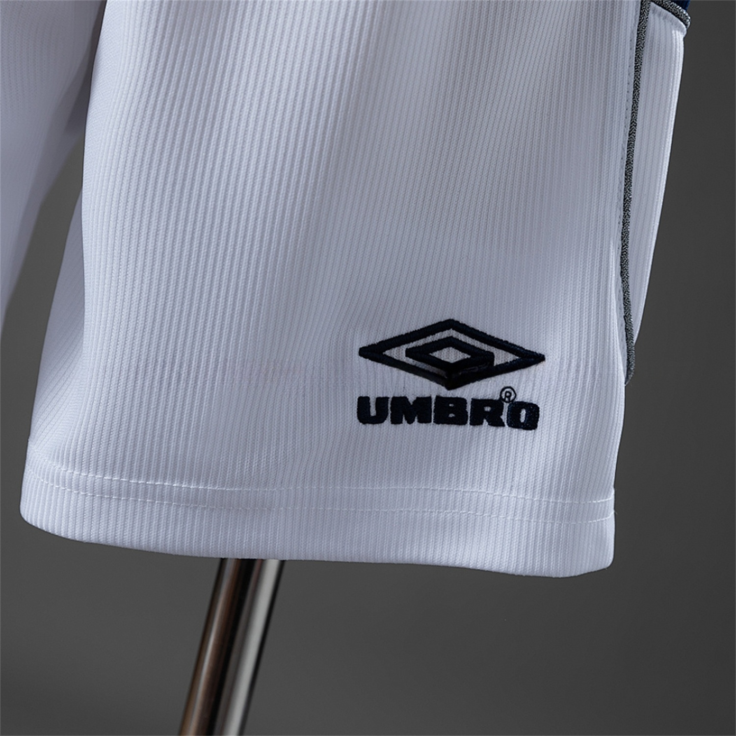 Retro Manchester United 1999-00 Home Shorts - UnitedFutballJersey