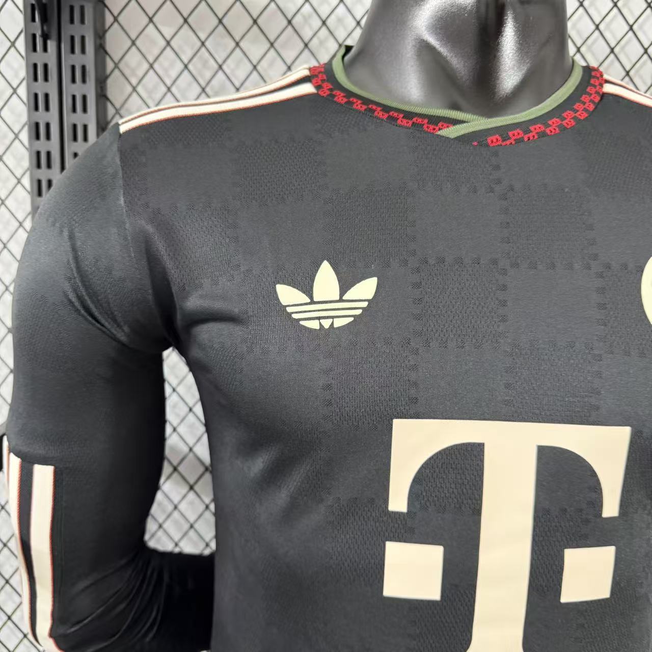 2025/2026 Long Sleeves  Player Version Bayern Munich Third Away Football Shirt 1:1 Thai Quality
