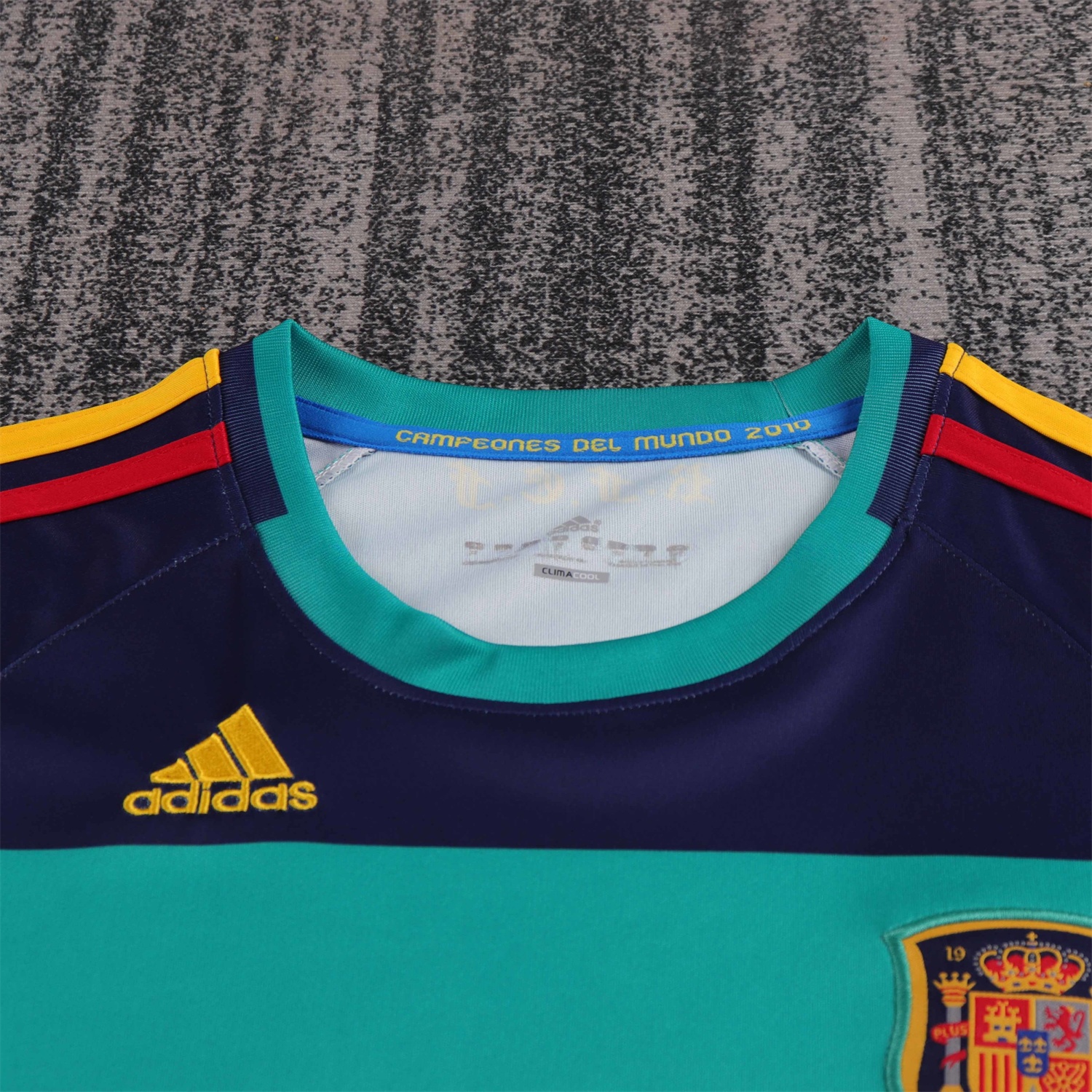 Retro Spain 2010 Green Goalkeeper Kids Kit - UnitedFutballJersey