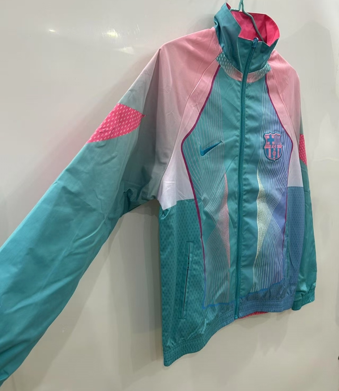2025/2026 Barcelona Reversible Windbreaker blue and pink Soccer Jersey 1:1 Thai Quality
