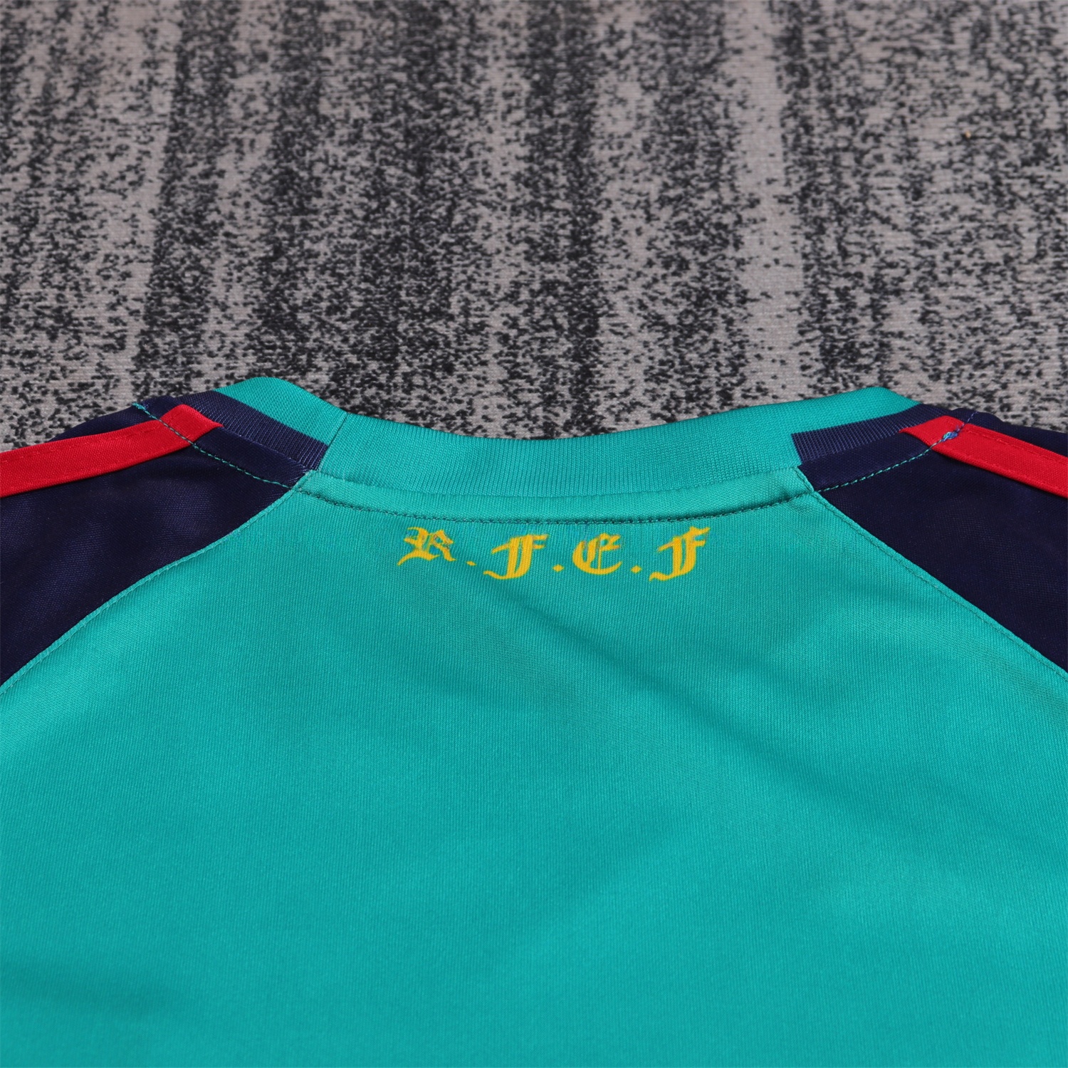 Retro Spain 2010 Green Goalkeeper Kids Kit - UnitedFutballJersey