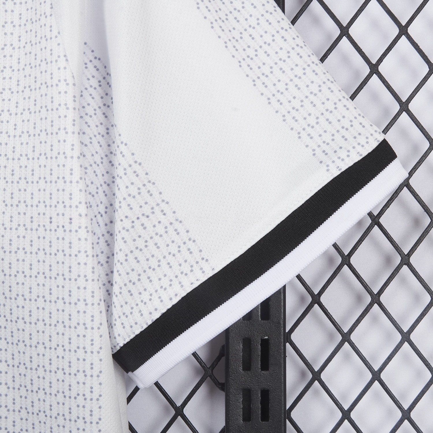Frankfurt 26-27 Away White Jersey - Fans Version - UnitedFutballJersey