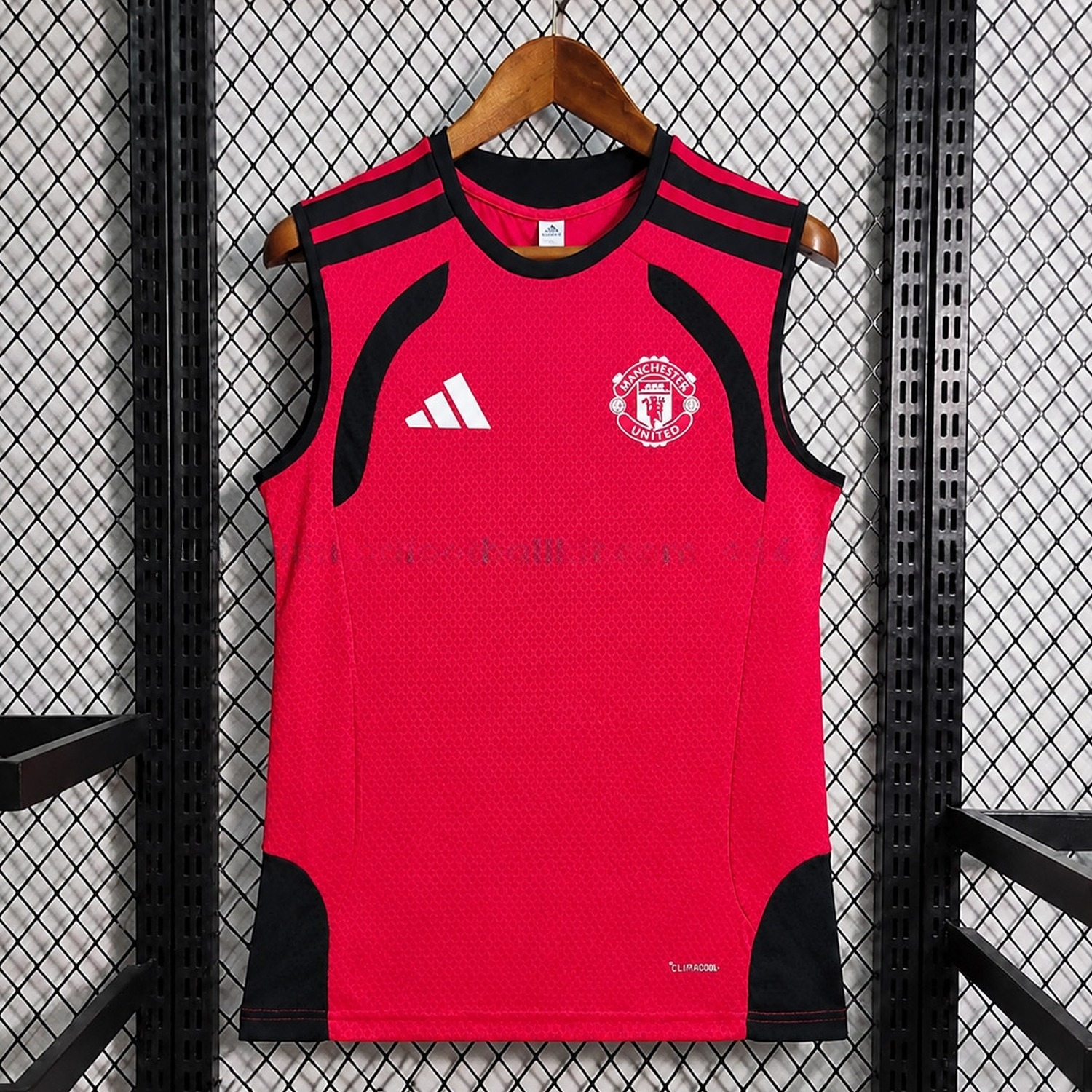 Manchester United 26-27 Red Black Training Vest - Fans Version - UnitedFutballJersey