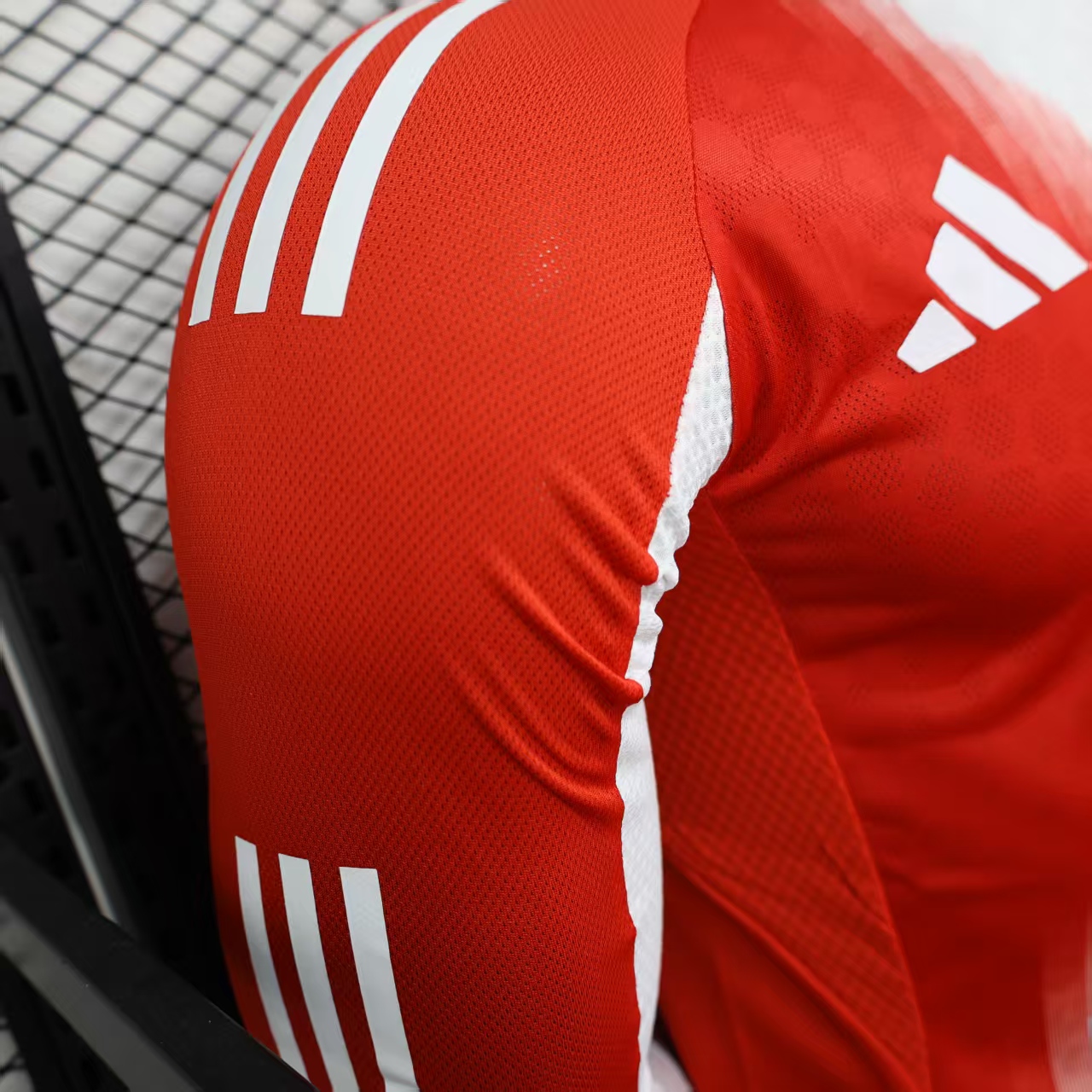 2025-2026 Long Sleeves Player Version Bayern Munich Home Football Shirt 1:1 Thai Quality