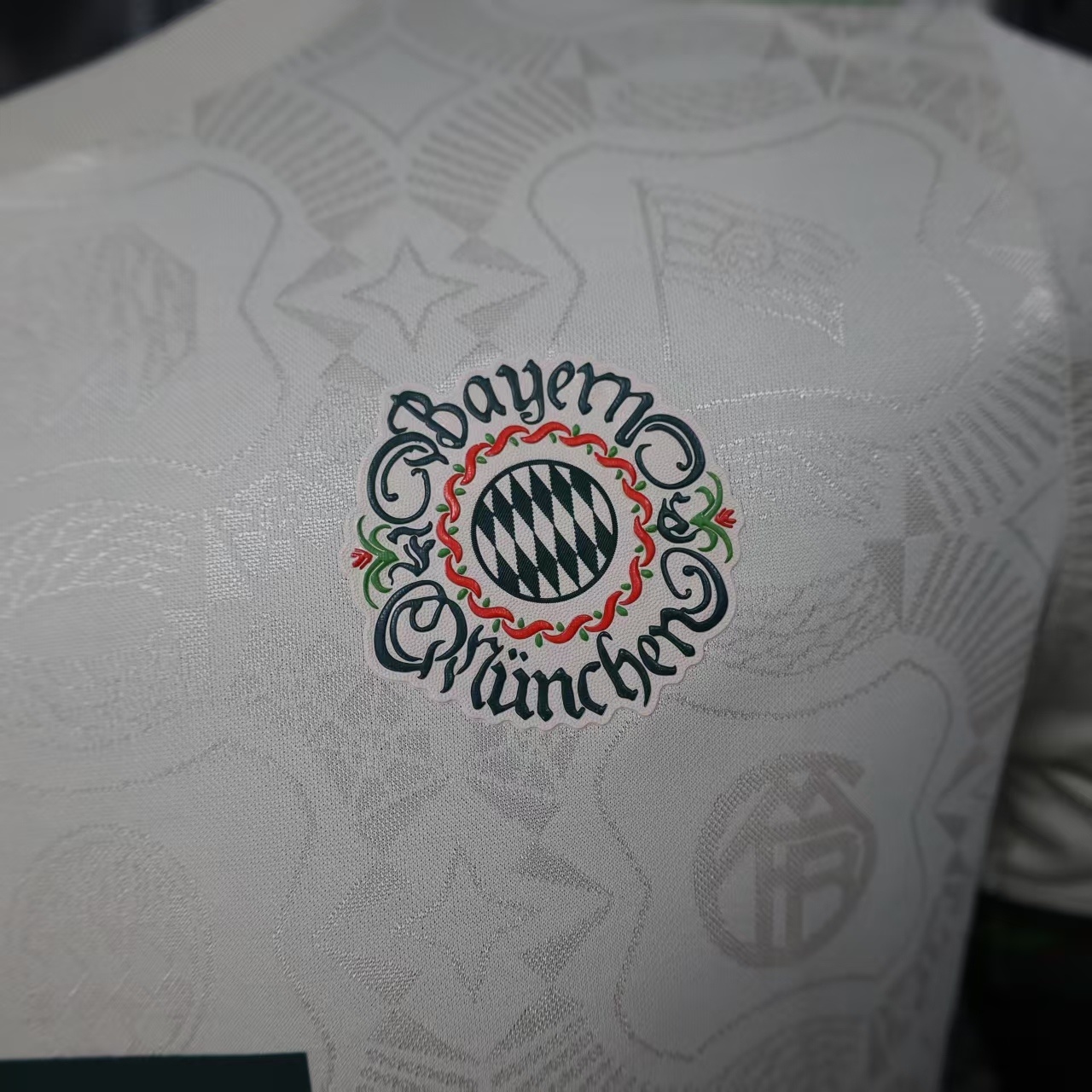 2025/2026 Player Version Bayern Munich Oktoberfest Football Jersey 1:1 Thai Quality
