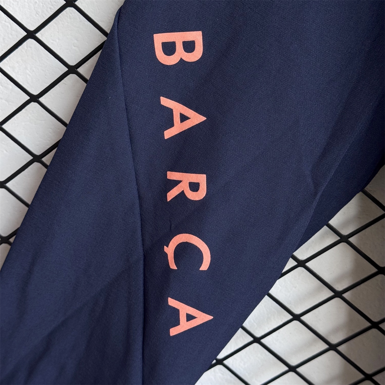 Barcelona 25-26 Windbreaker Training Set - Blue With Pink Black Top and Pants - UnitedFutballJersey