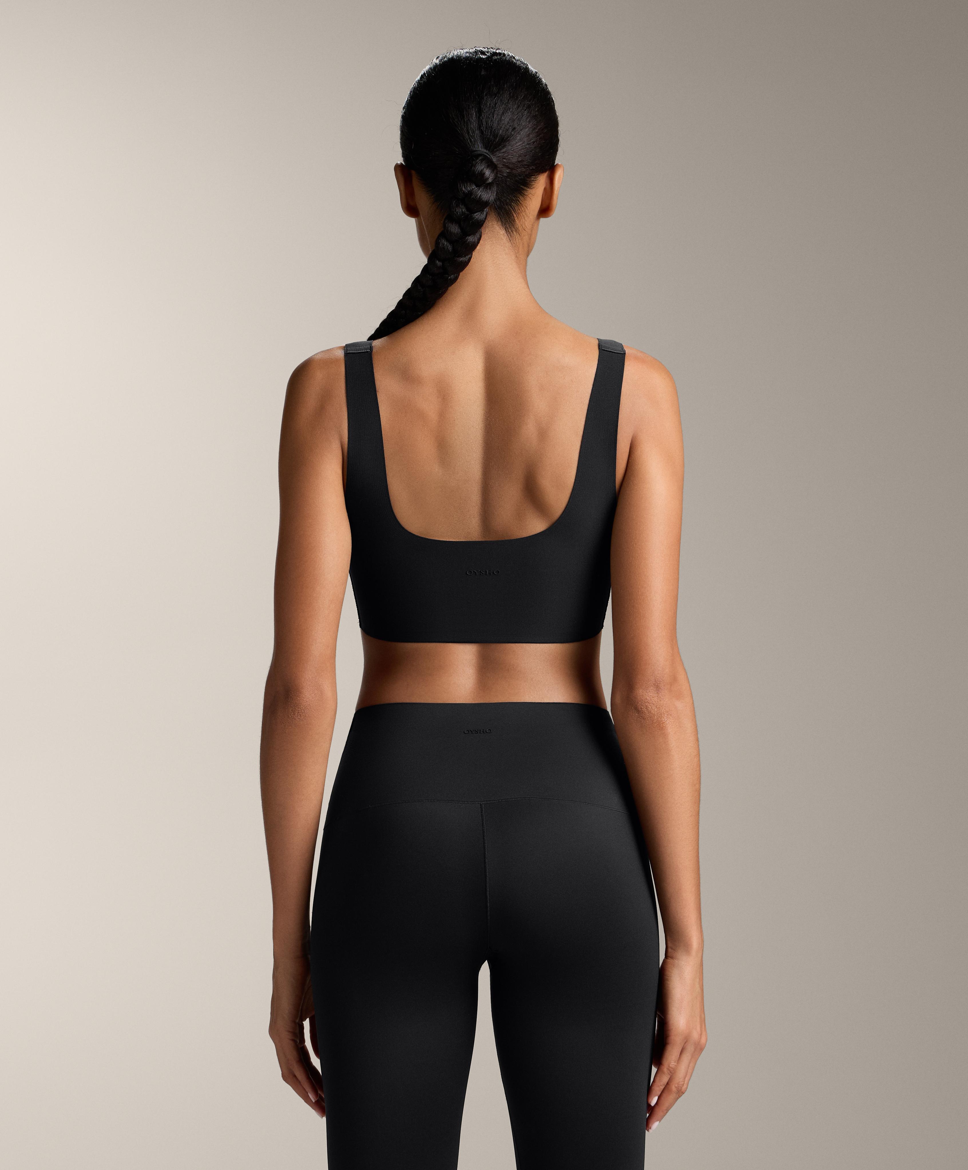Perfect-adapt medium-support sports bra with cups
