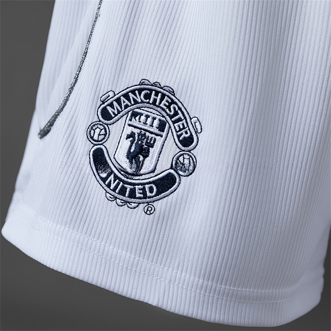 Retro Manchester United 1999-00 Home Shorts - UnitedFutballJersey
