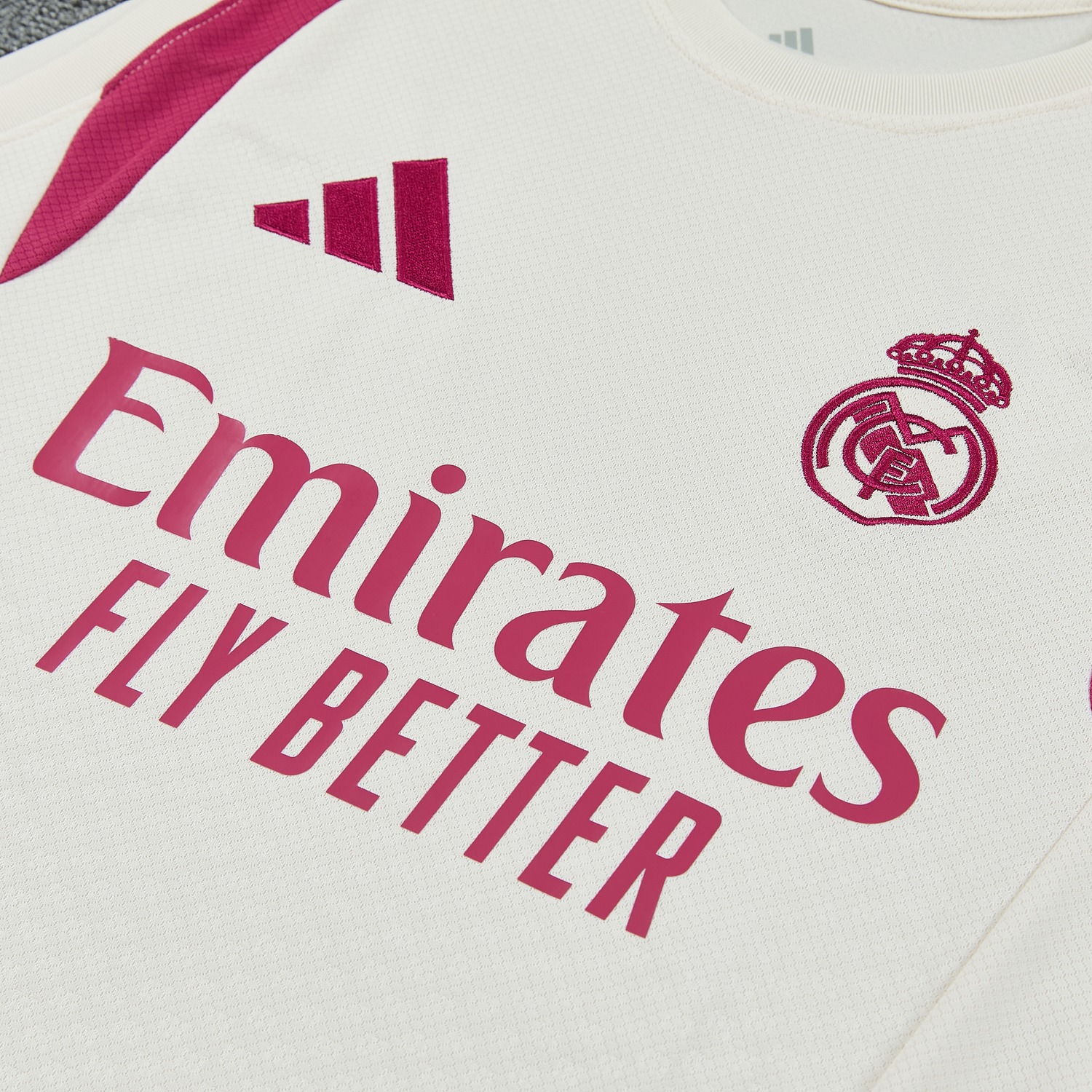 Real Madrid 26-27 Vest Training Set - Cream Vest and Rose Red Shorts - UnitedFutballJersey